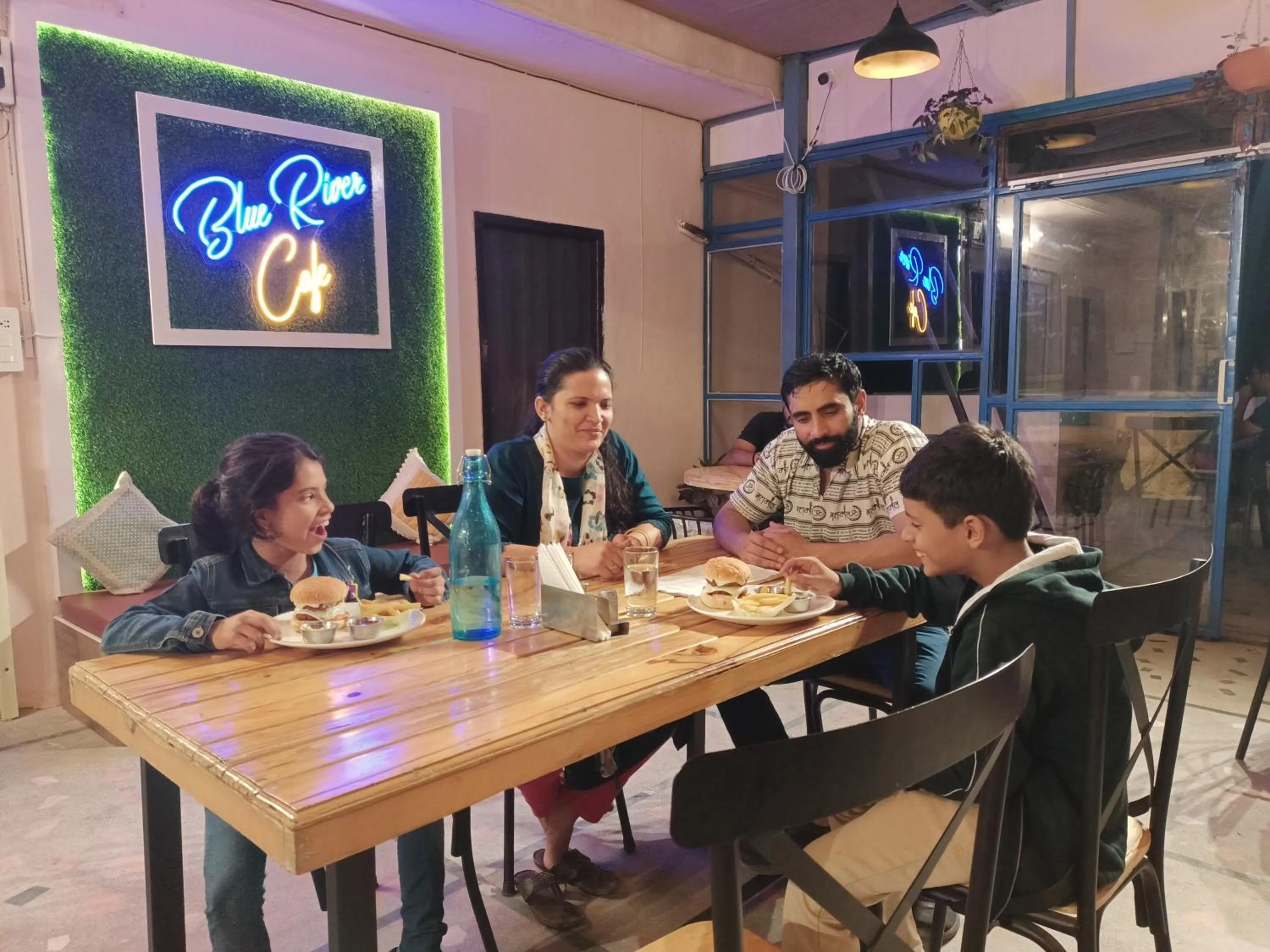 Restaurant/places to eat in Blue River Hostel, Rishikesh
