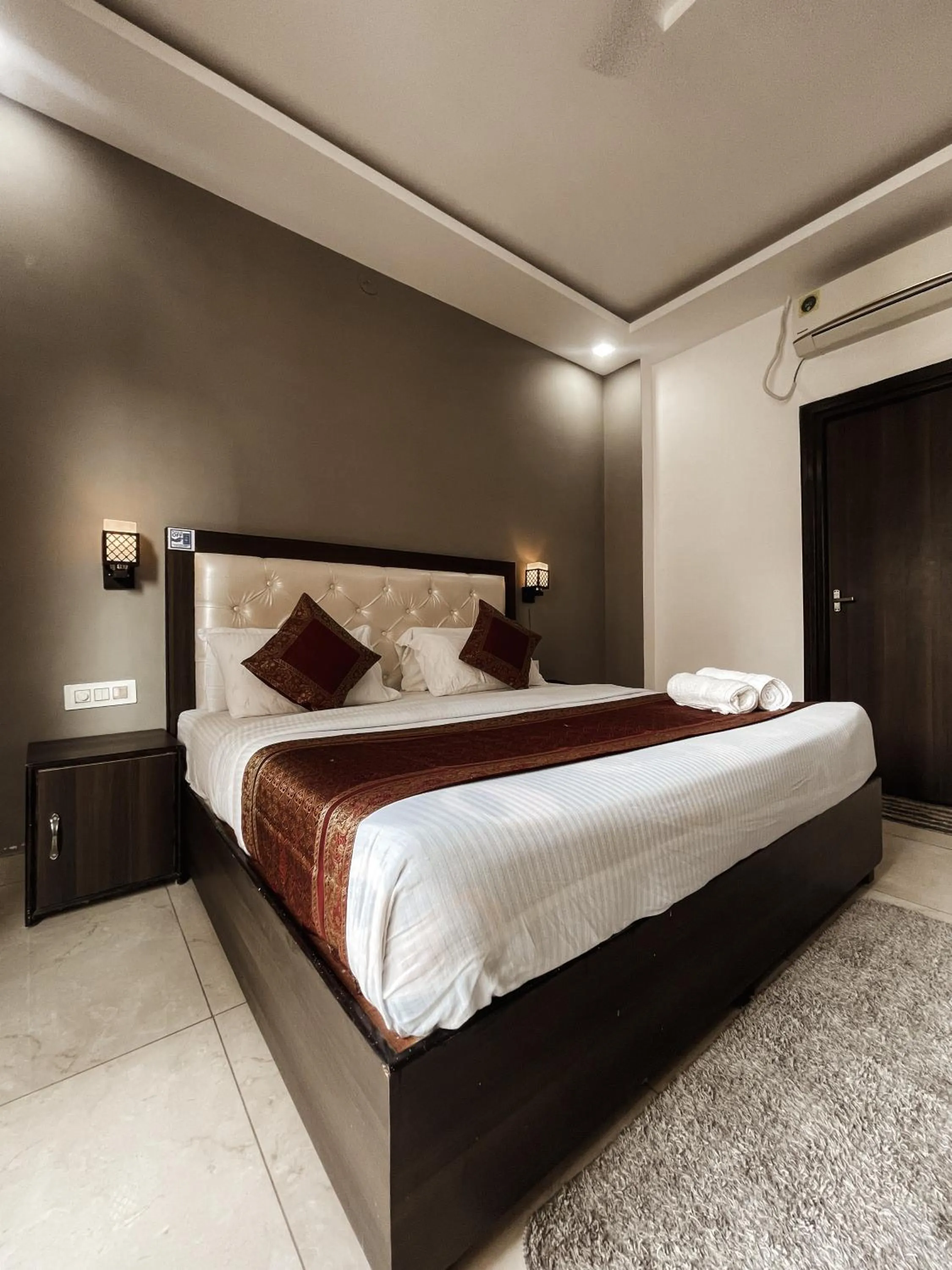 Photo of the whole room, Bed in Blue River Hostel, Rishikesh