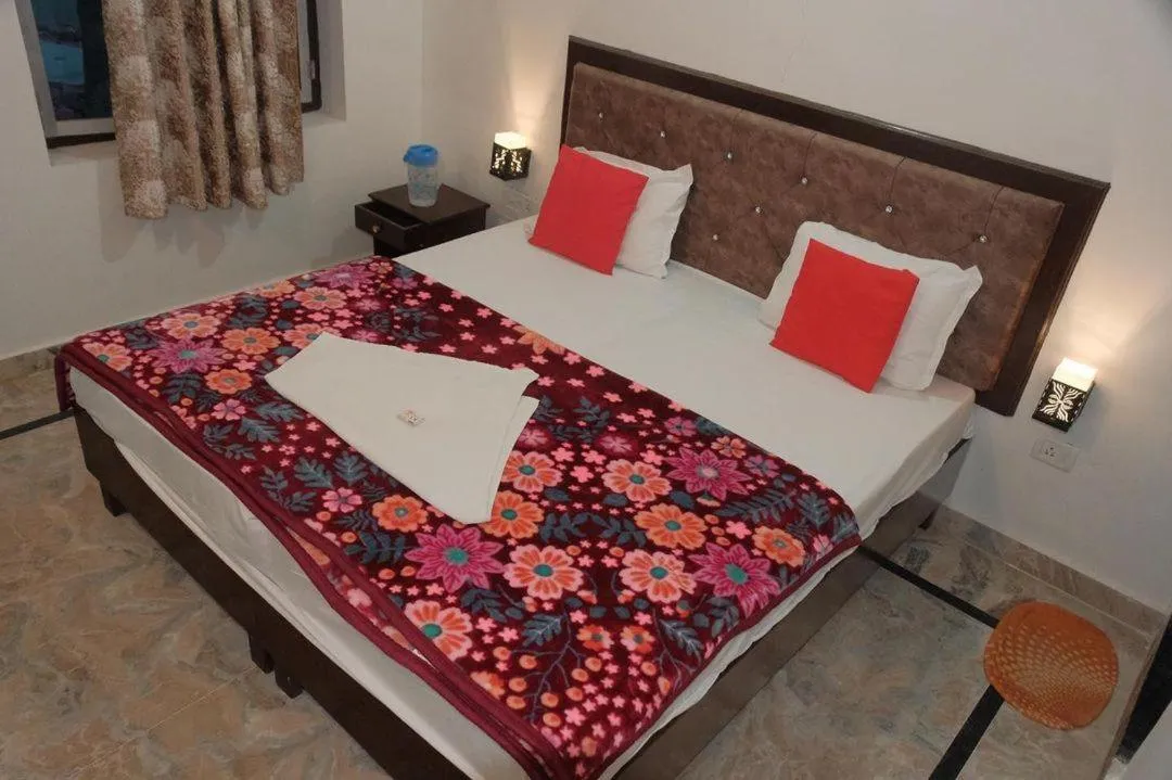 Budget Double Room in Karma Hostel