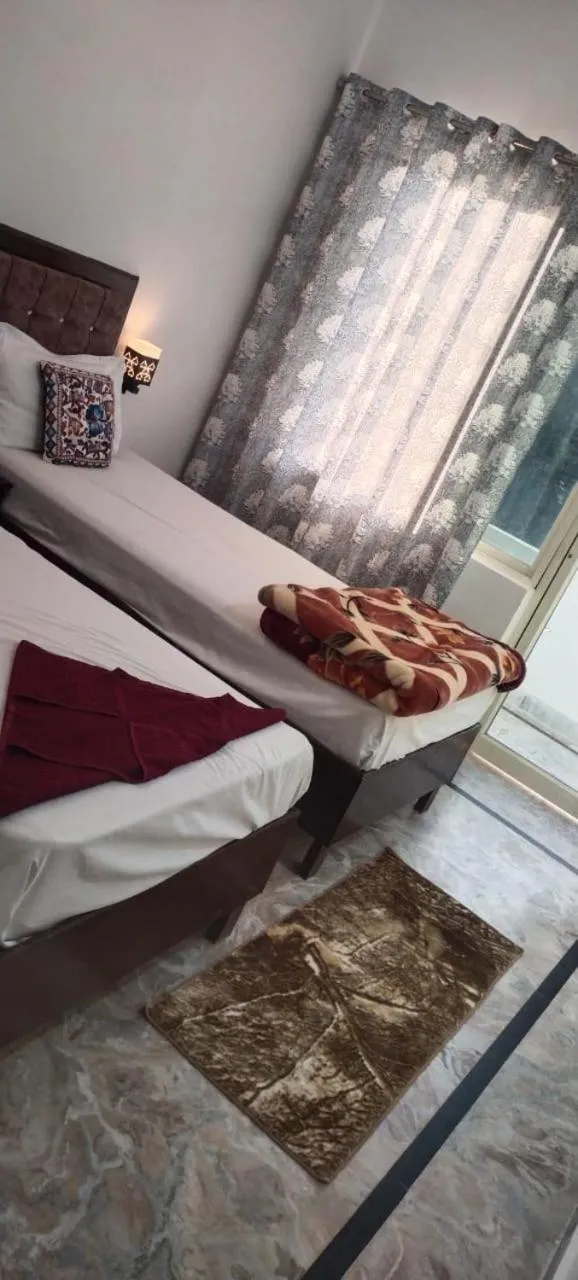 Deluxe Double or Twin Room with Balcony in Karma Hostel