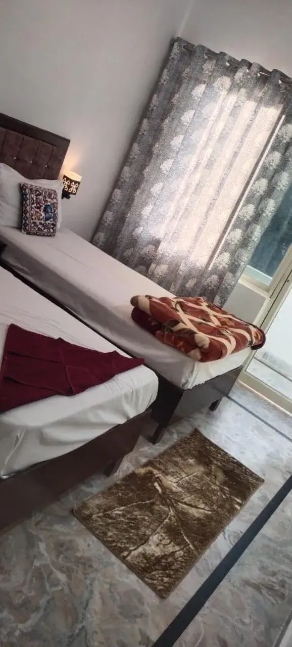 Deluxe Double or Twin Room with Balcony in Karma Hostel Deluxe Double or Twin Room with Balcony in Karma Hostel