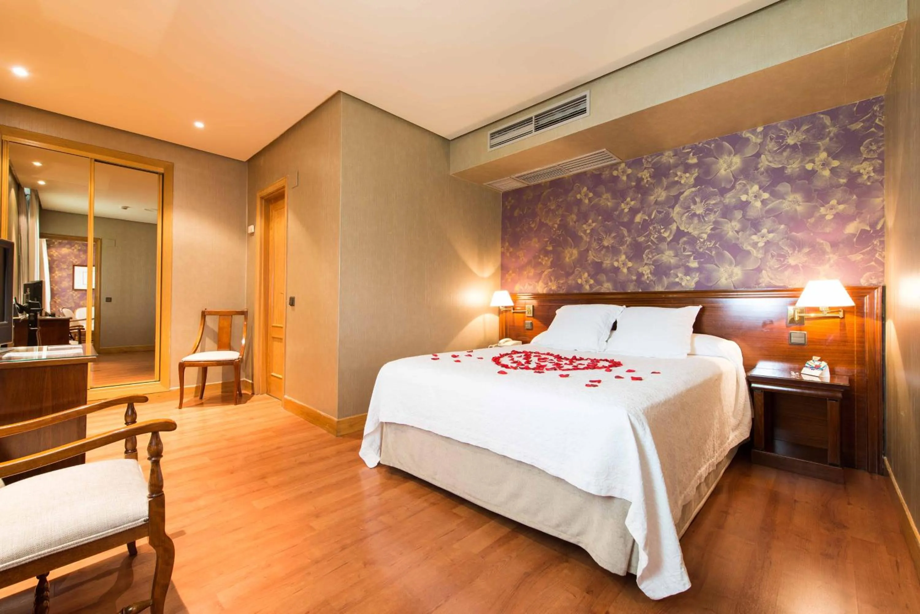 Photo of the whole room in Felipe IV