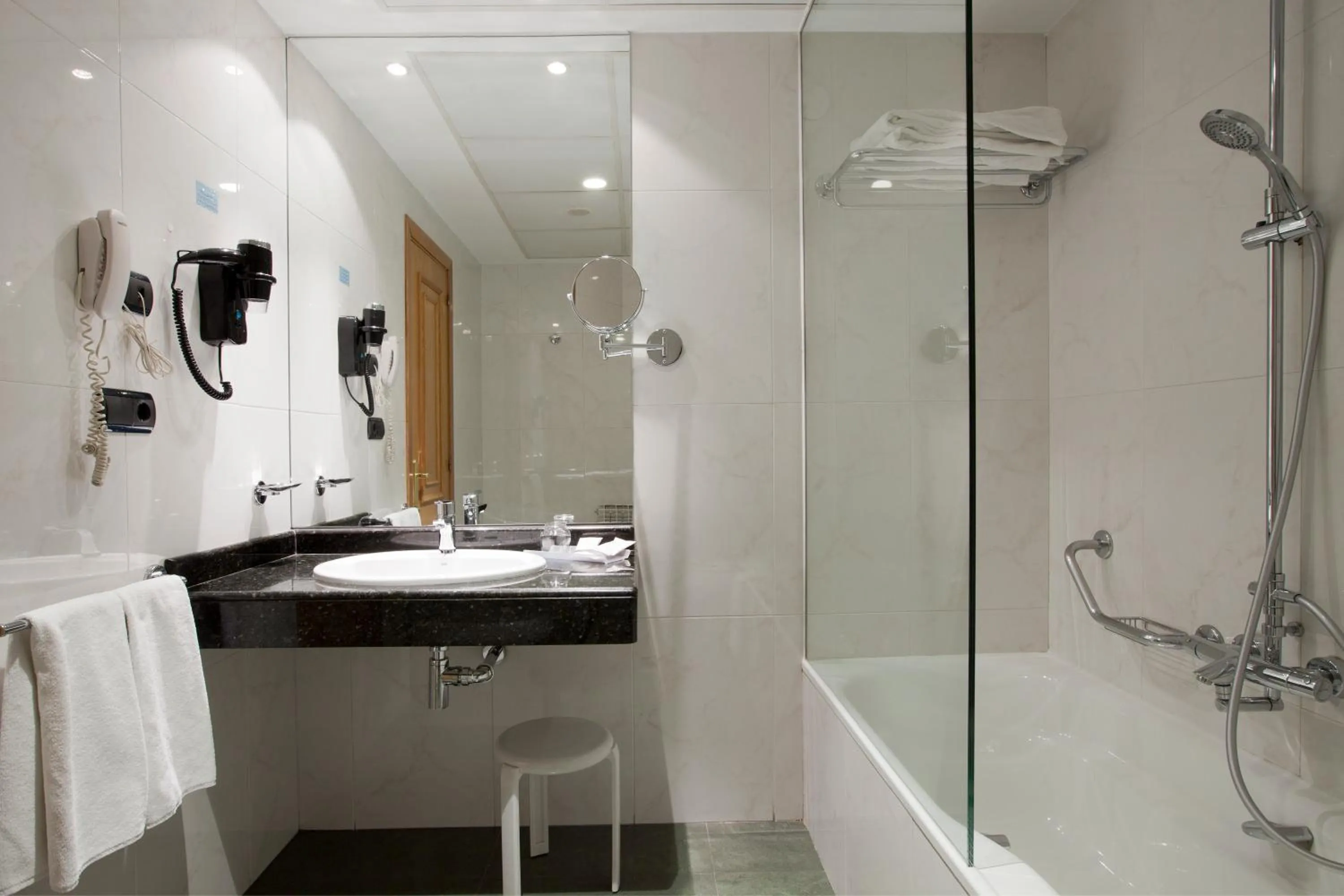 Bathroom in Felipe IV