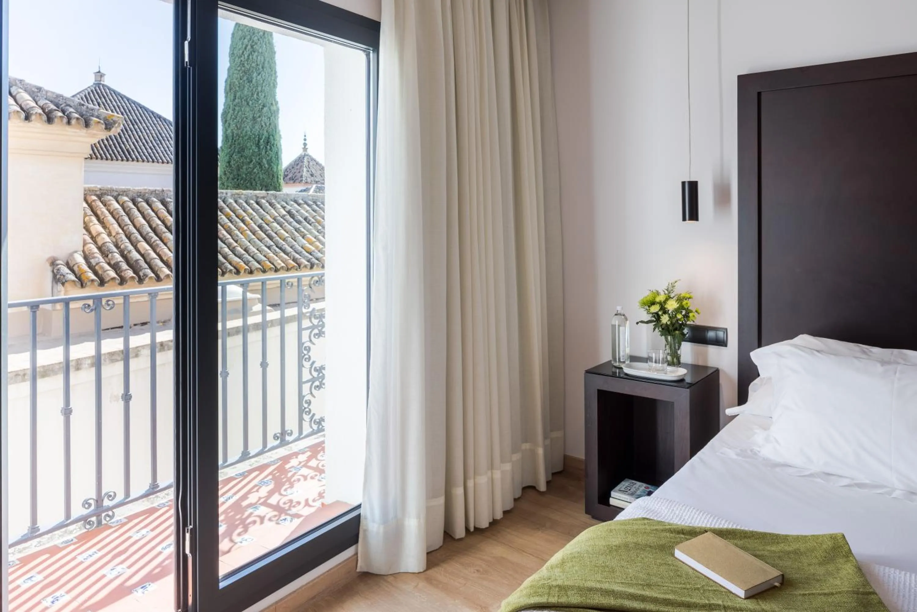 Balcony/Terrace, Bed in Hotel Fernando III