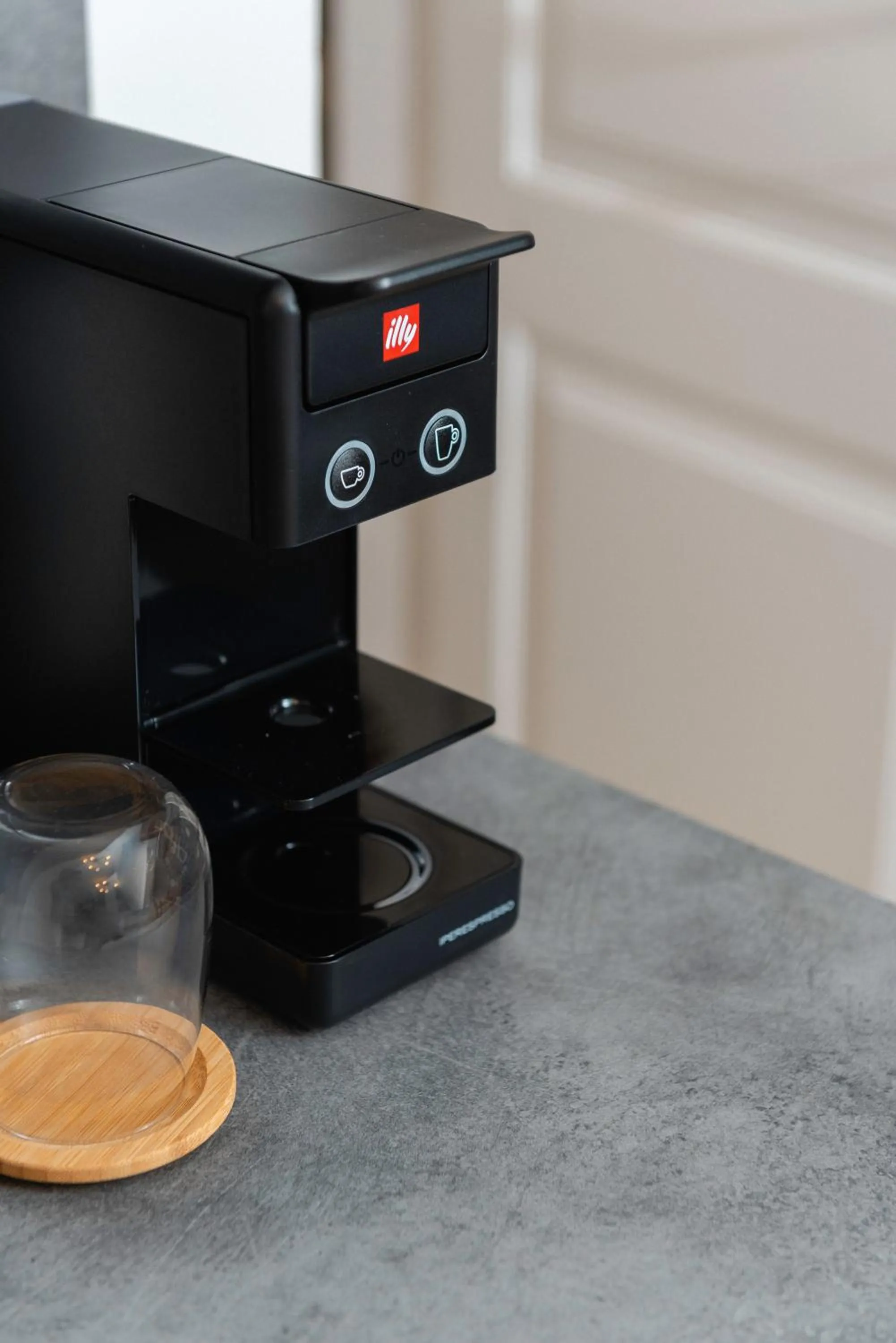 Coffee/tea facilities in Victoria Boutique Suites