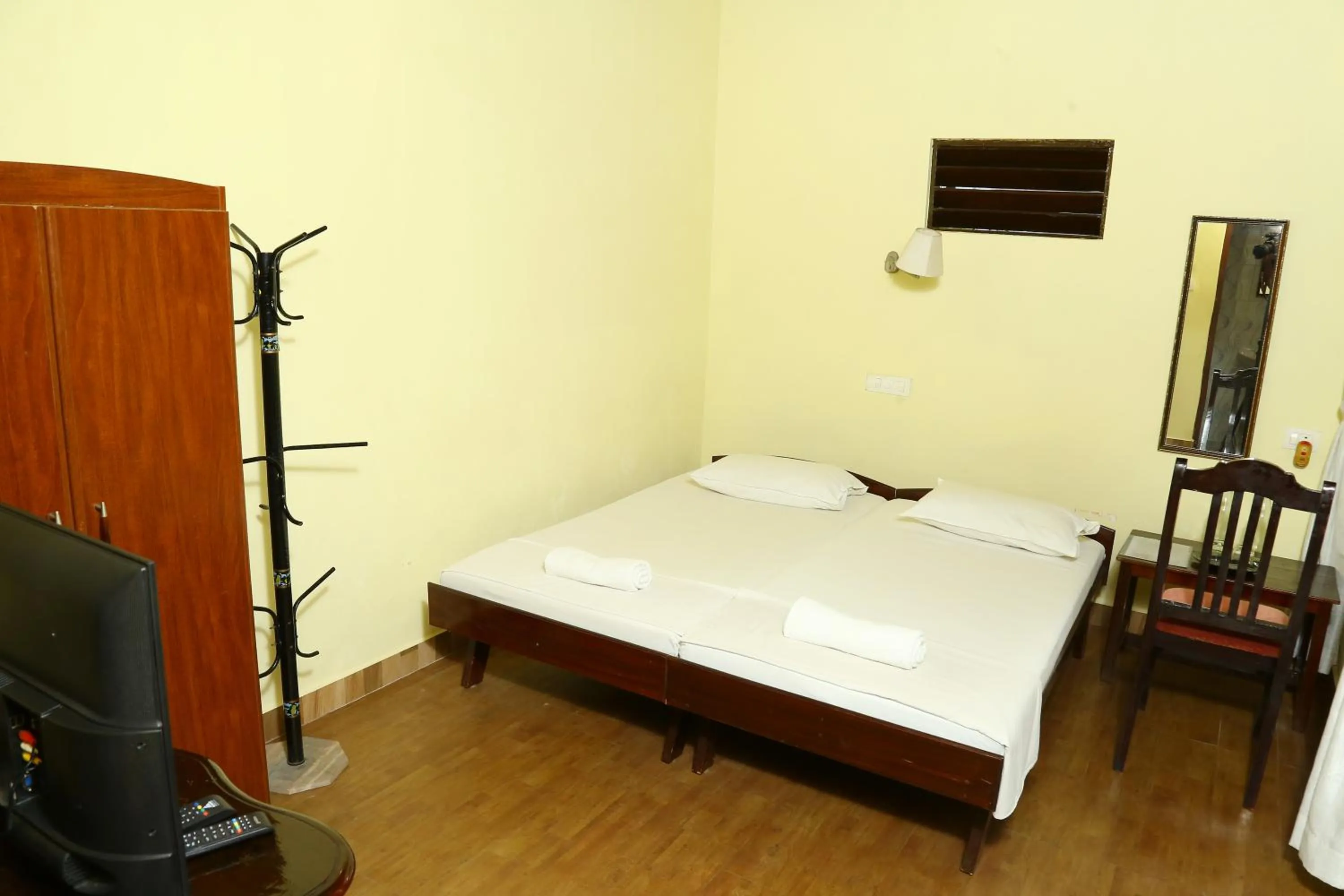 locker, Bed in Walton's Homestay, Fort Cochin