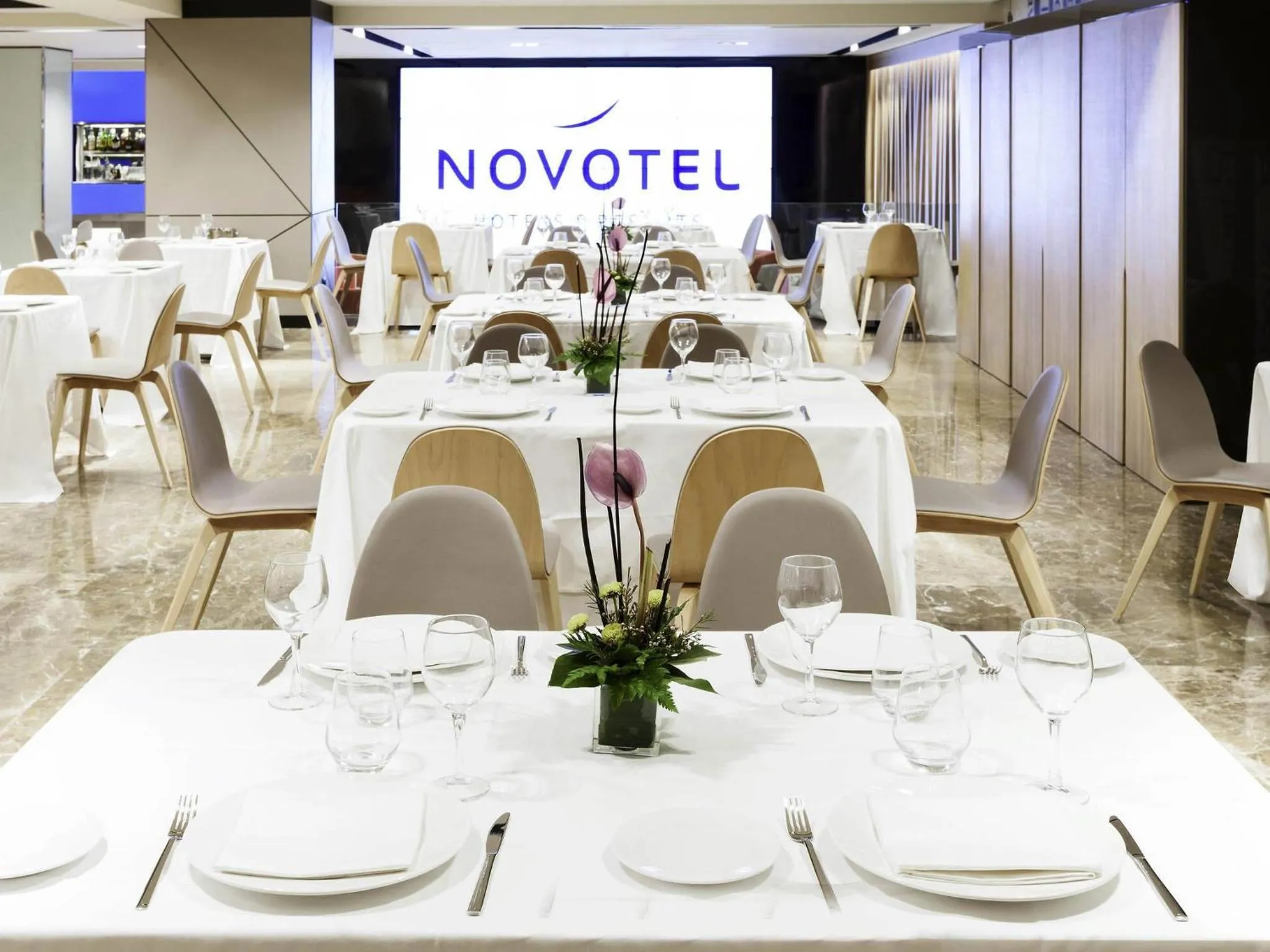Restaurant/places to eat in Novotel Madrid Center