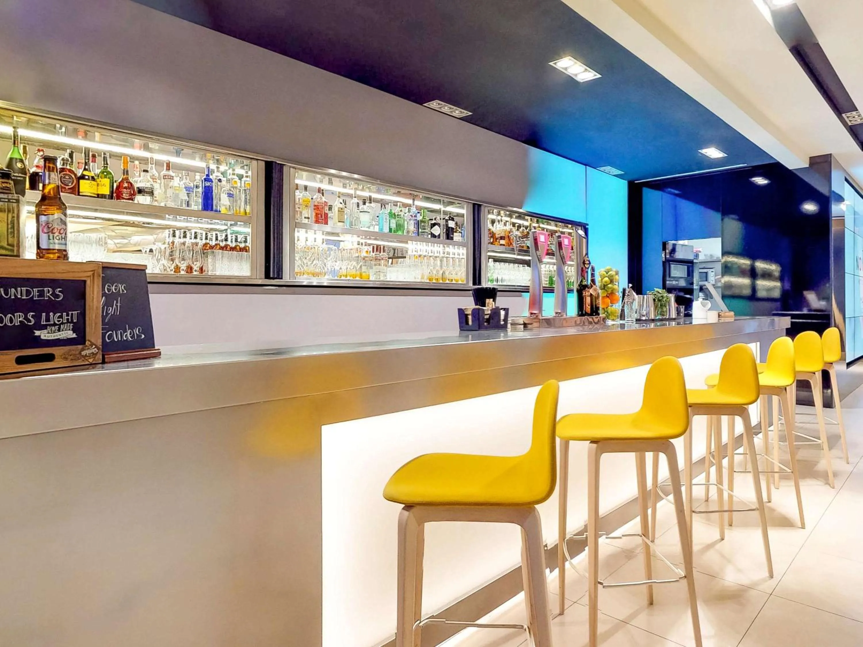 Restaurant/places to eat in Novotel Madrid Center