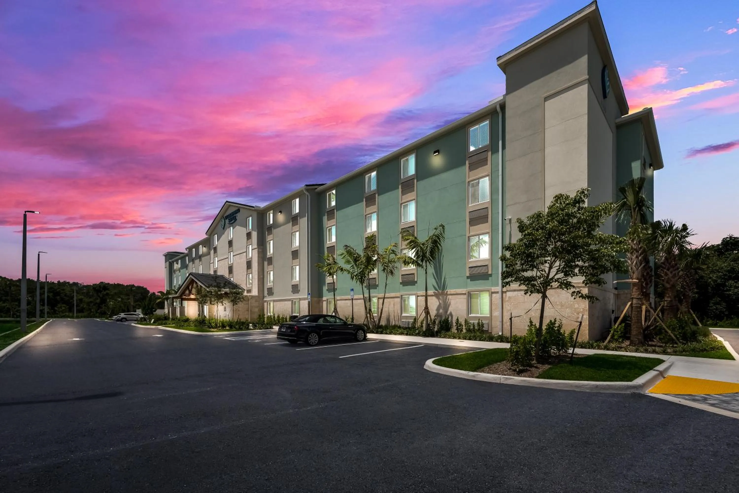 Property building in WoodSpring Suites West Palm Beach