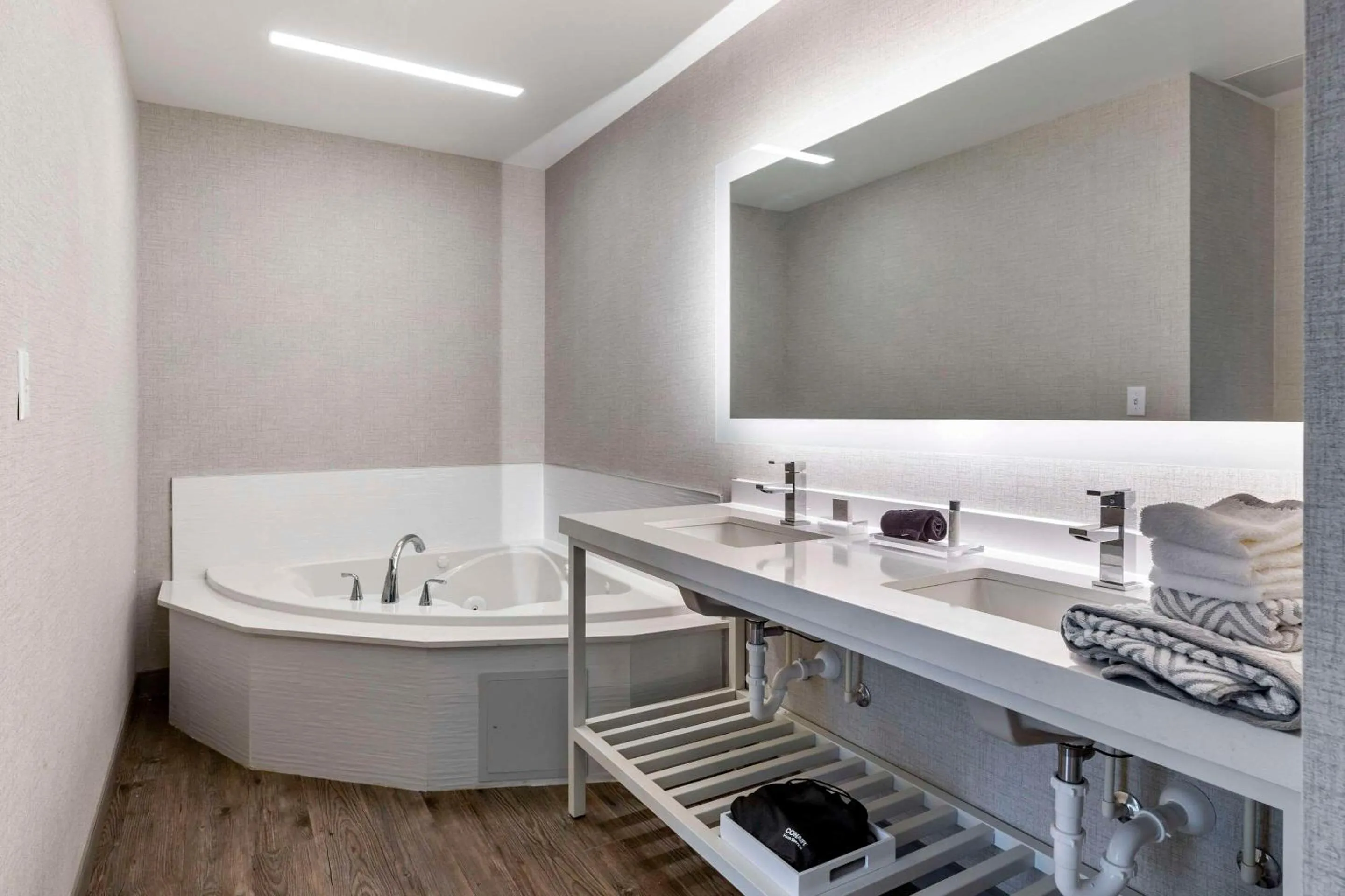 Bedroom in Cambria Hotel Manchester South Windsor