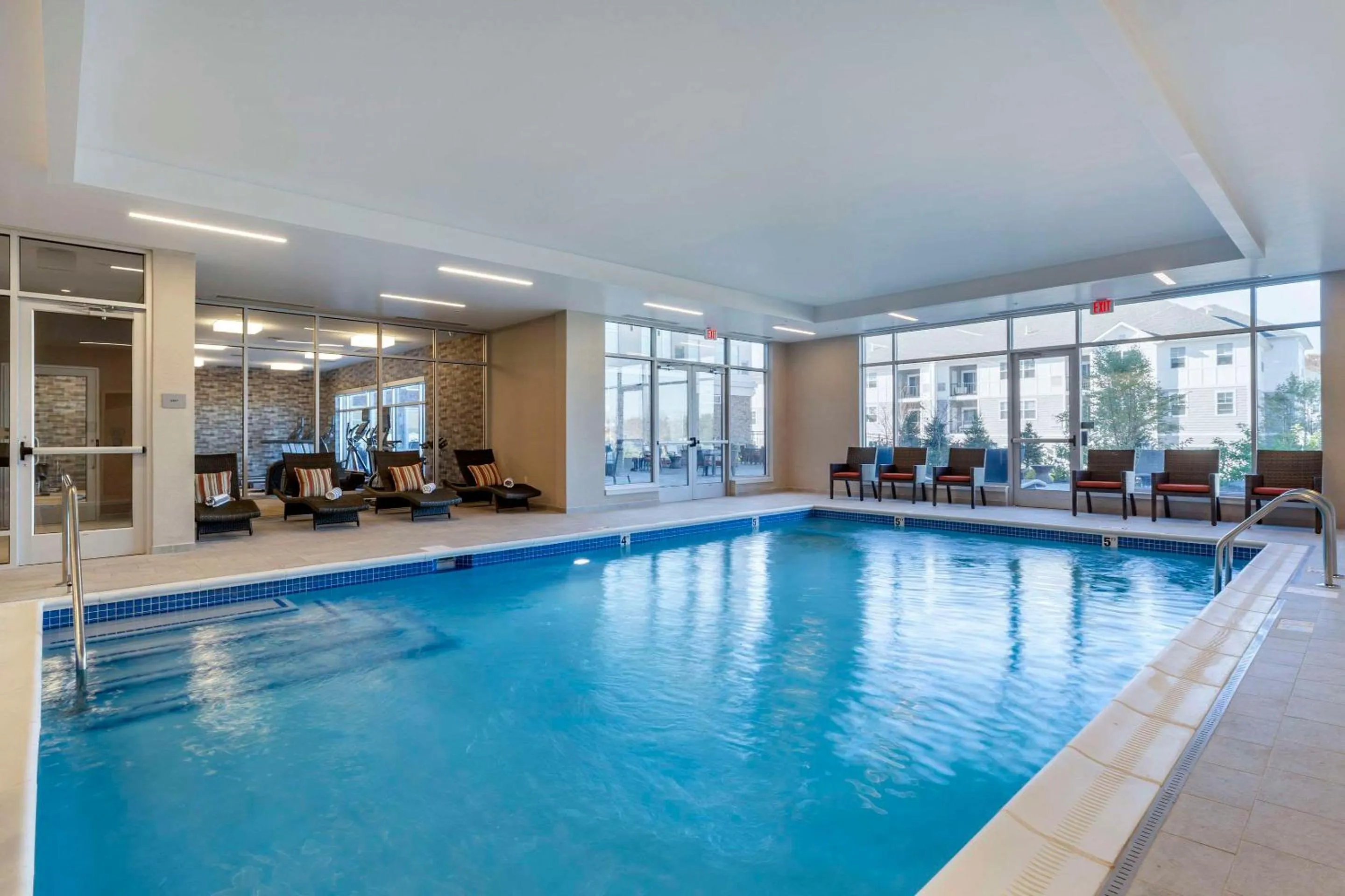Swimming pool in Cambria Hotel Manchester South Windsor