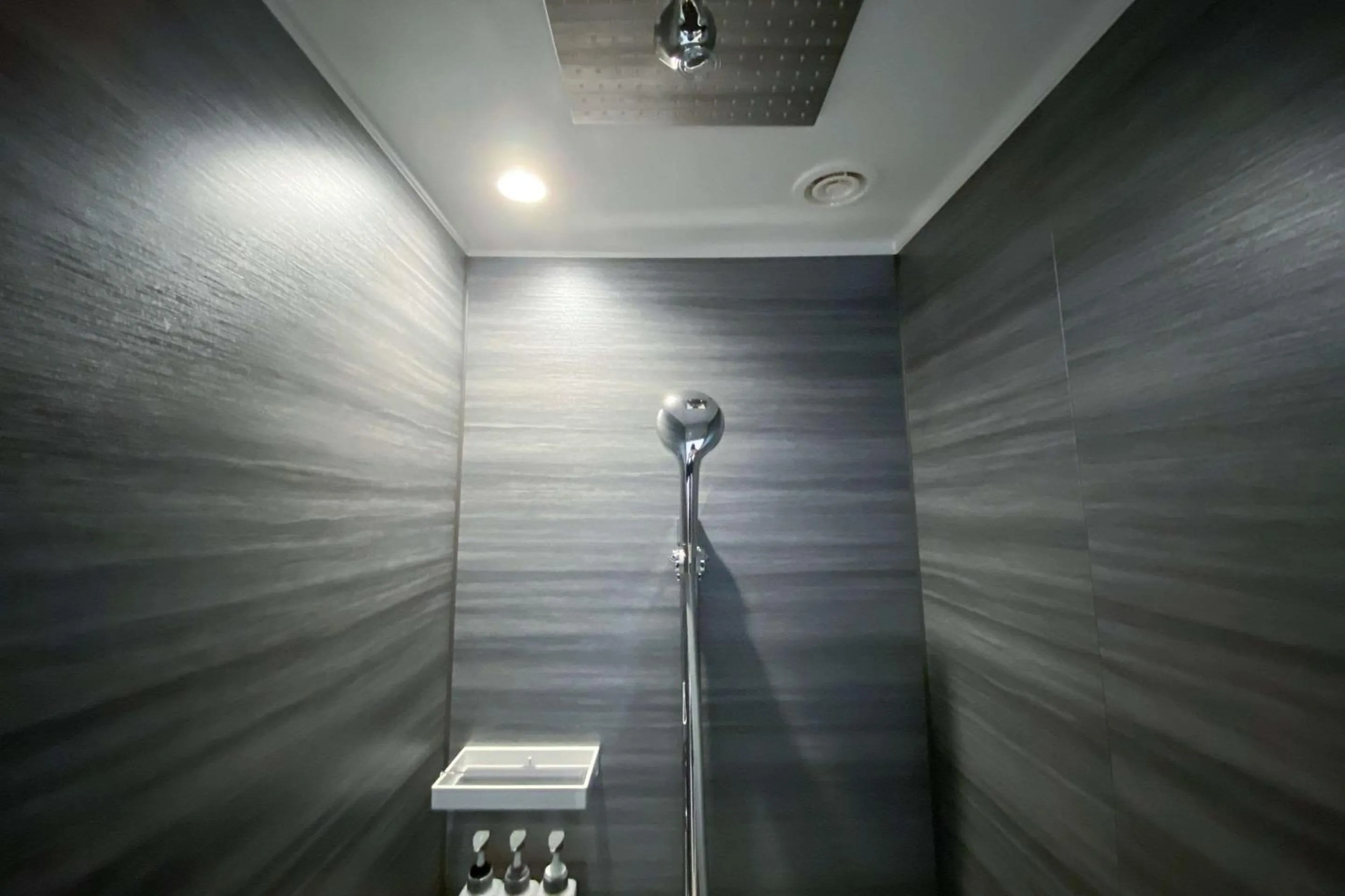 Shower in Comfort Hotel Yokkaichi