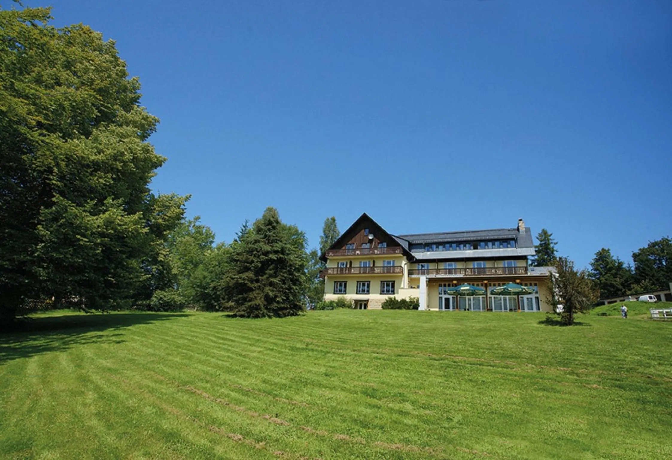 Facade/entrance in Hotel Haus am Ahorn