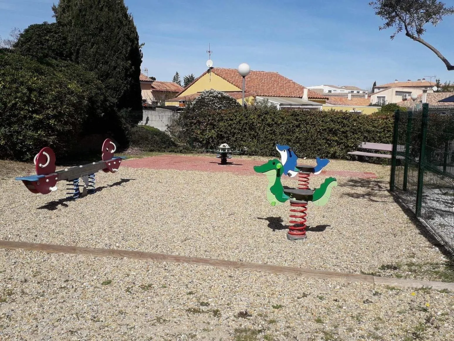 Children play ground in Appartement grande terrasse Climatisé