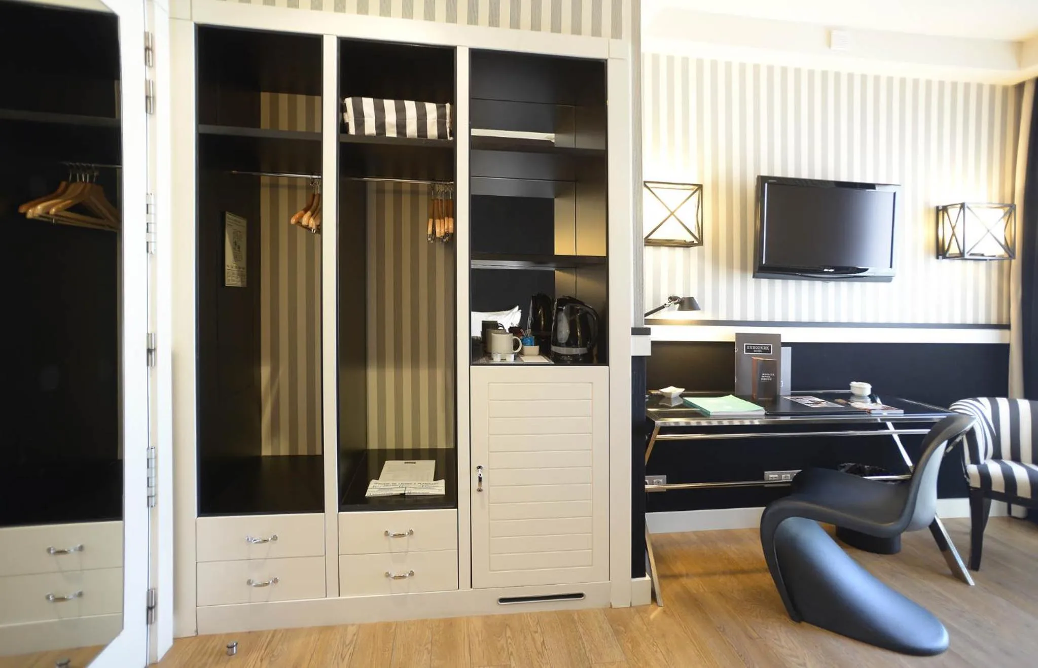 Photo of the whole room in Europark