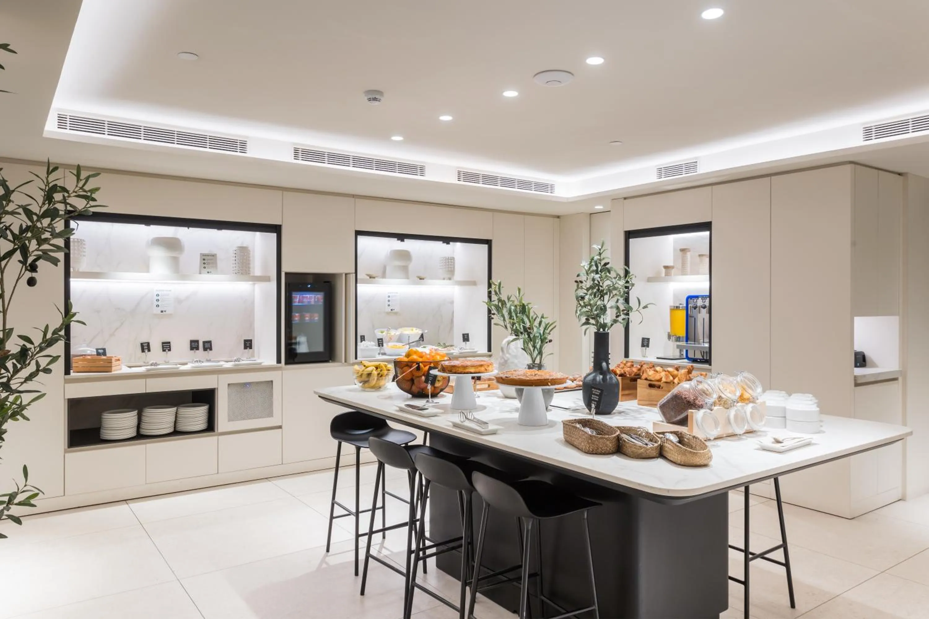 Buffet breakfast in Royal Ramblas