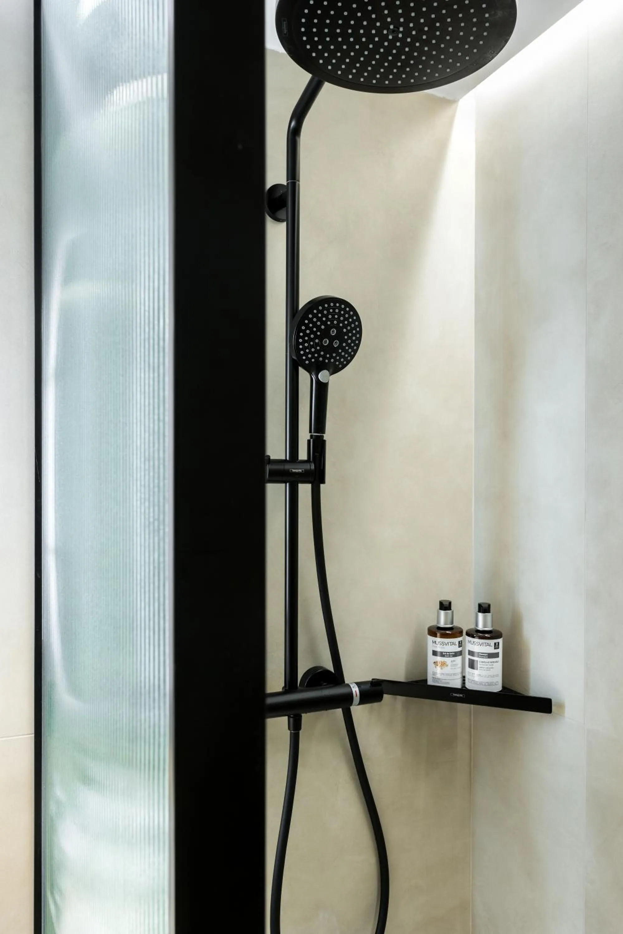 Shower in Royal Ramblas