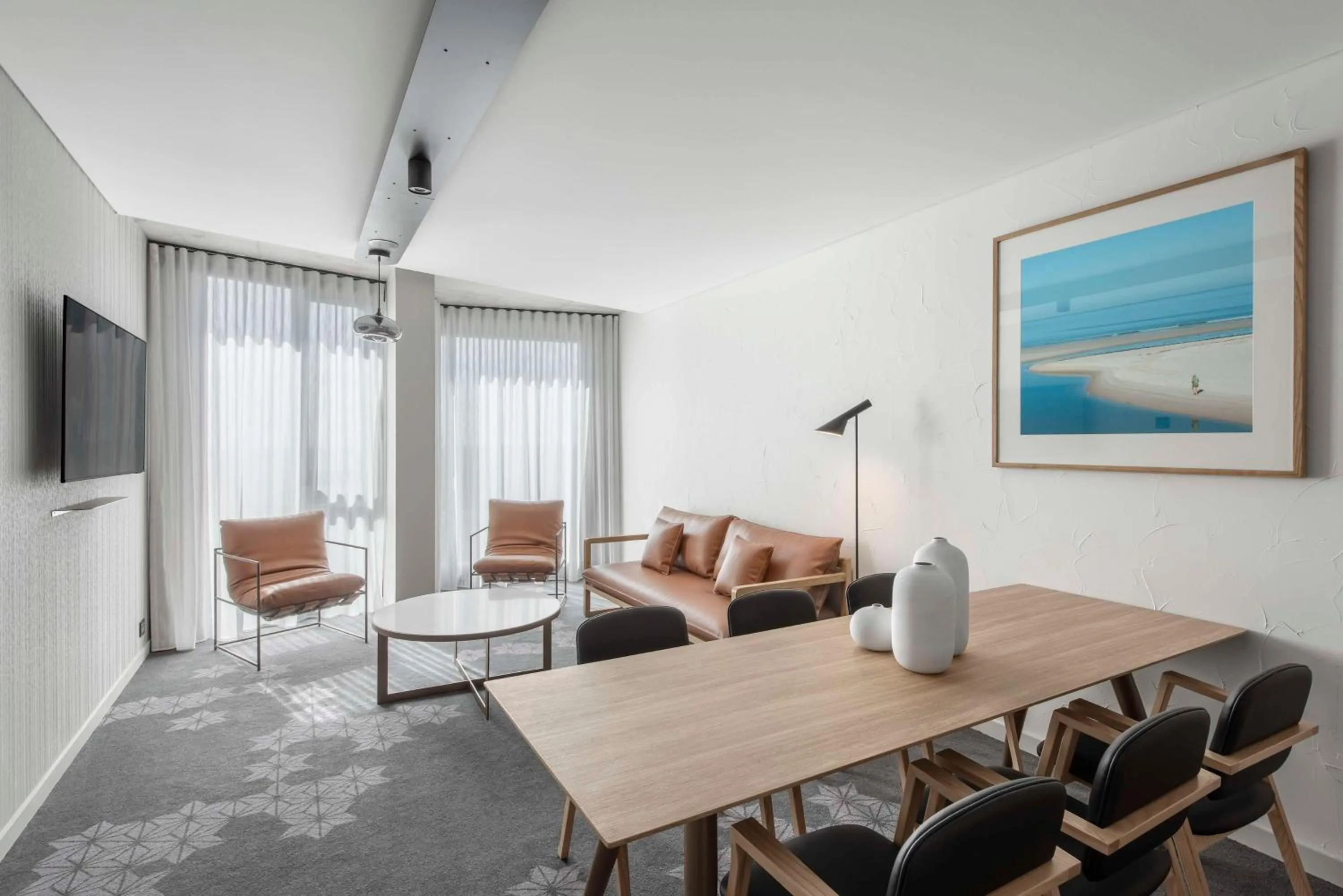 TV and multimedia in Vibe Hotel Adelaide