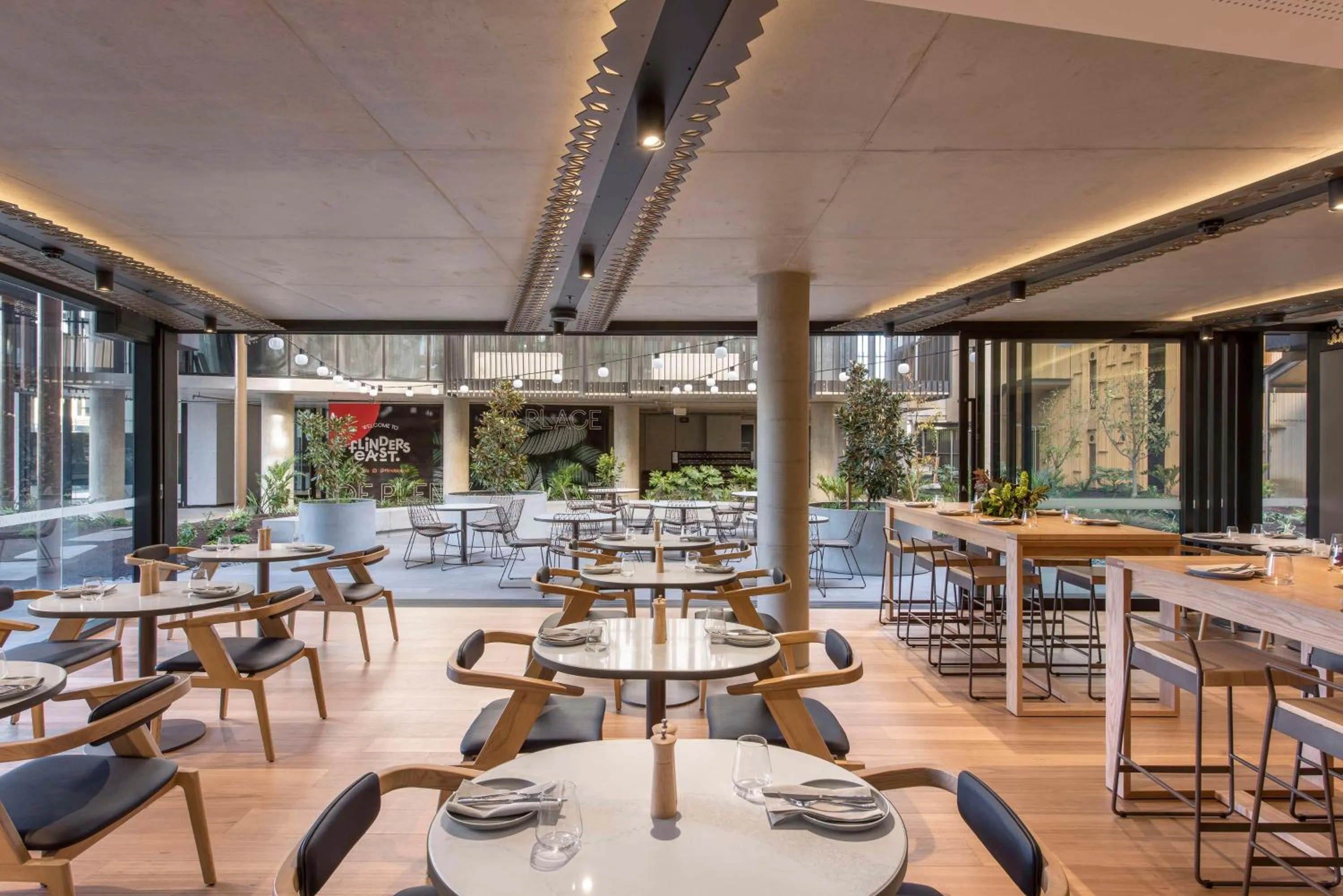 Restaurant/places to eat in Vibe Hotel Adelaide