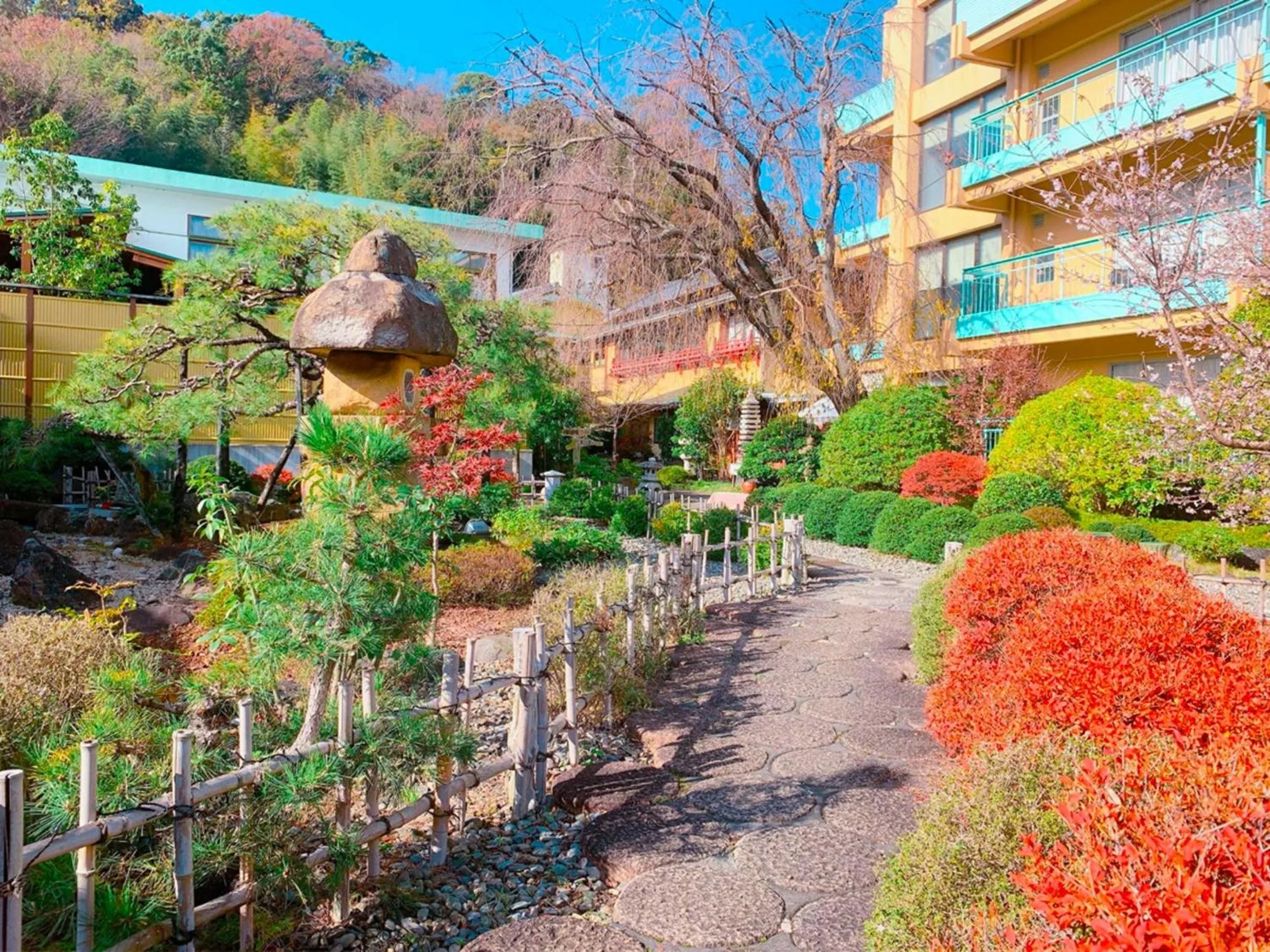 Property building in KOUBOUNOYU HONTEN