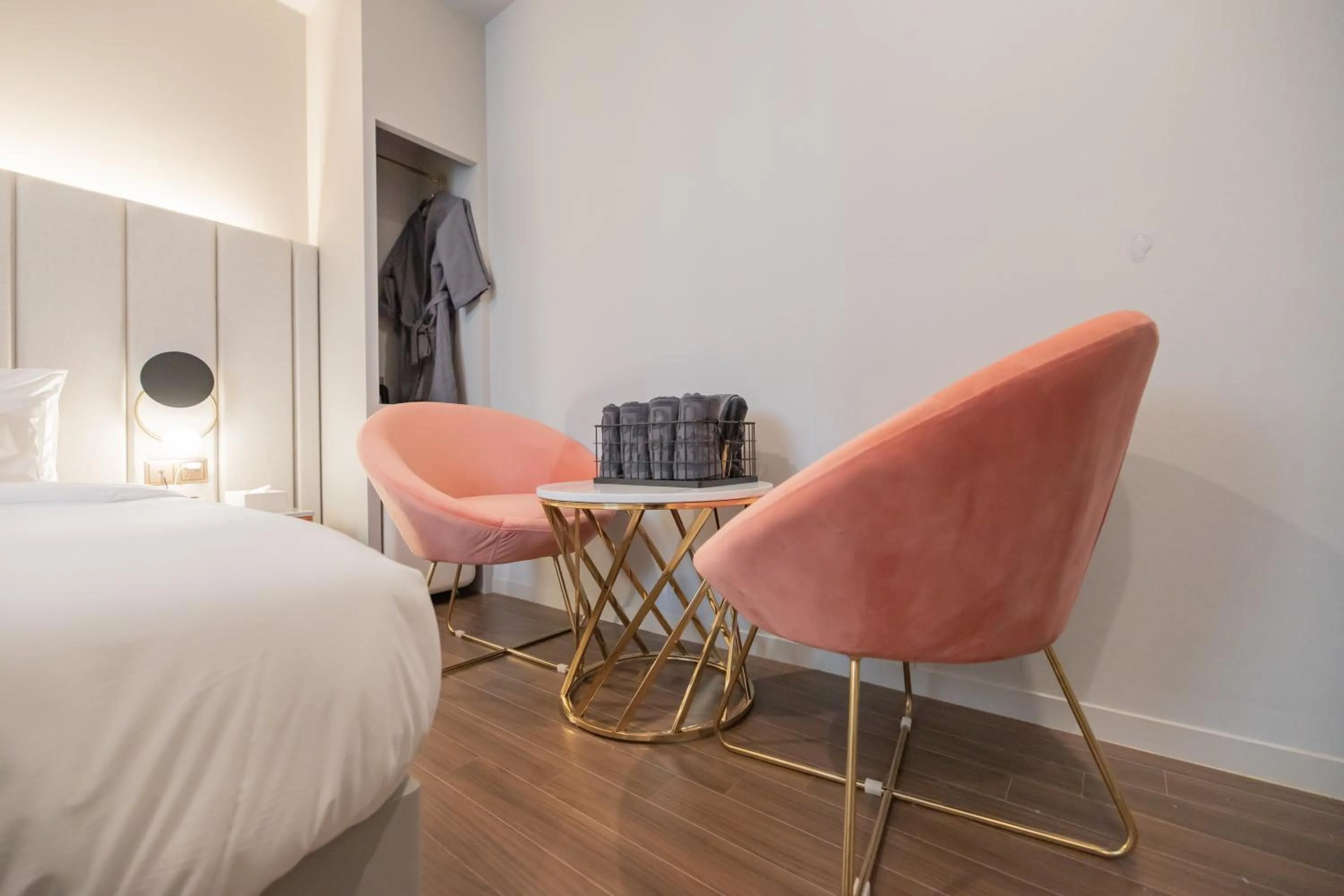 Seating area, Bed in Denbasta Hotel Heritage