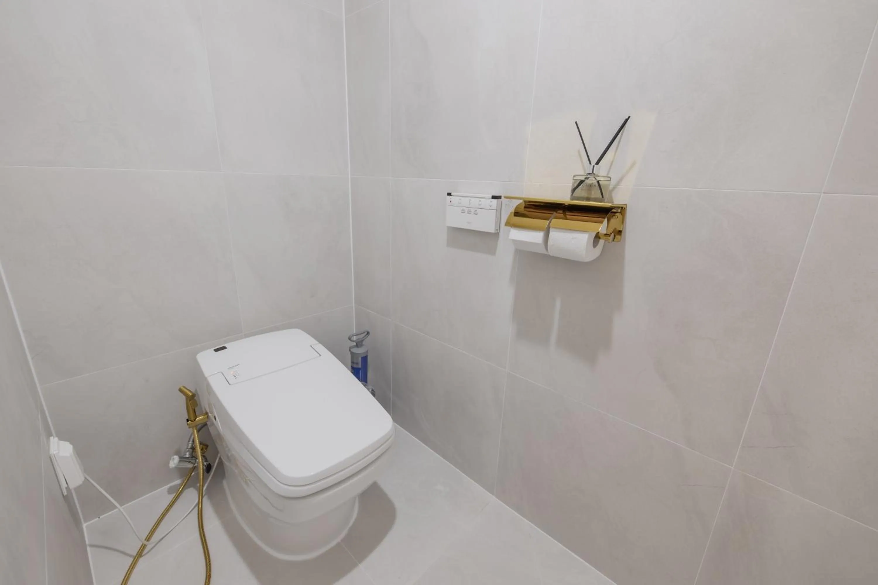 Toilet in Denbasta Hotel Heritage