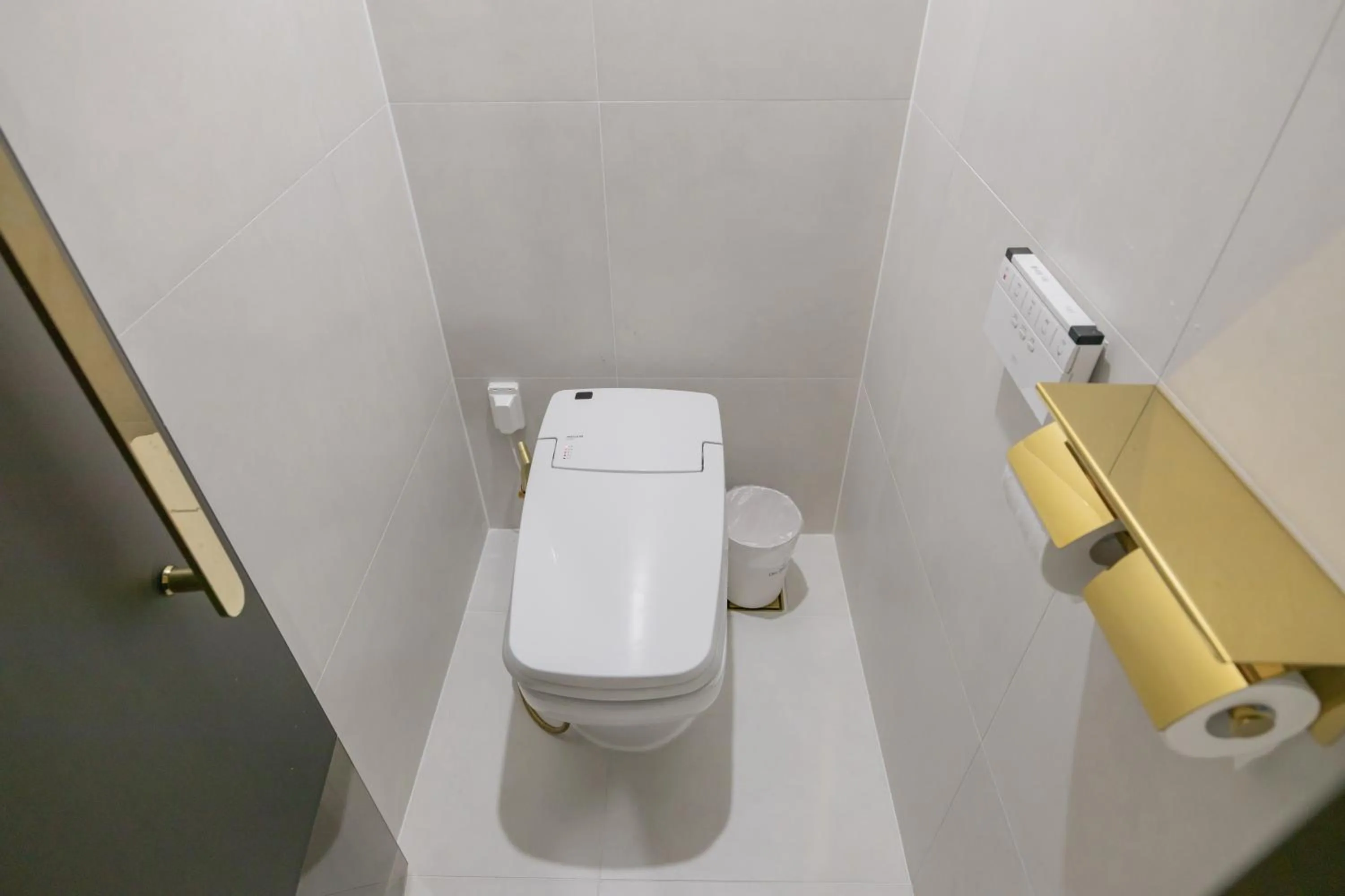 Toilet in Denbasta Hotel Heritage