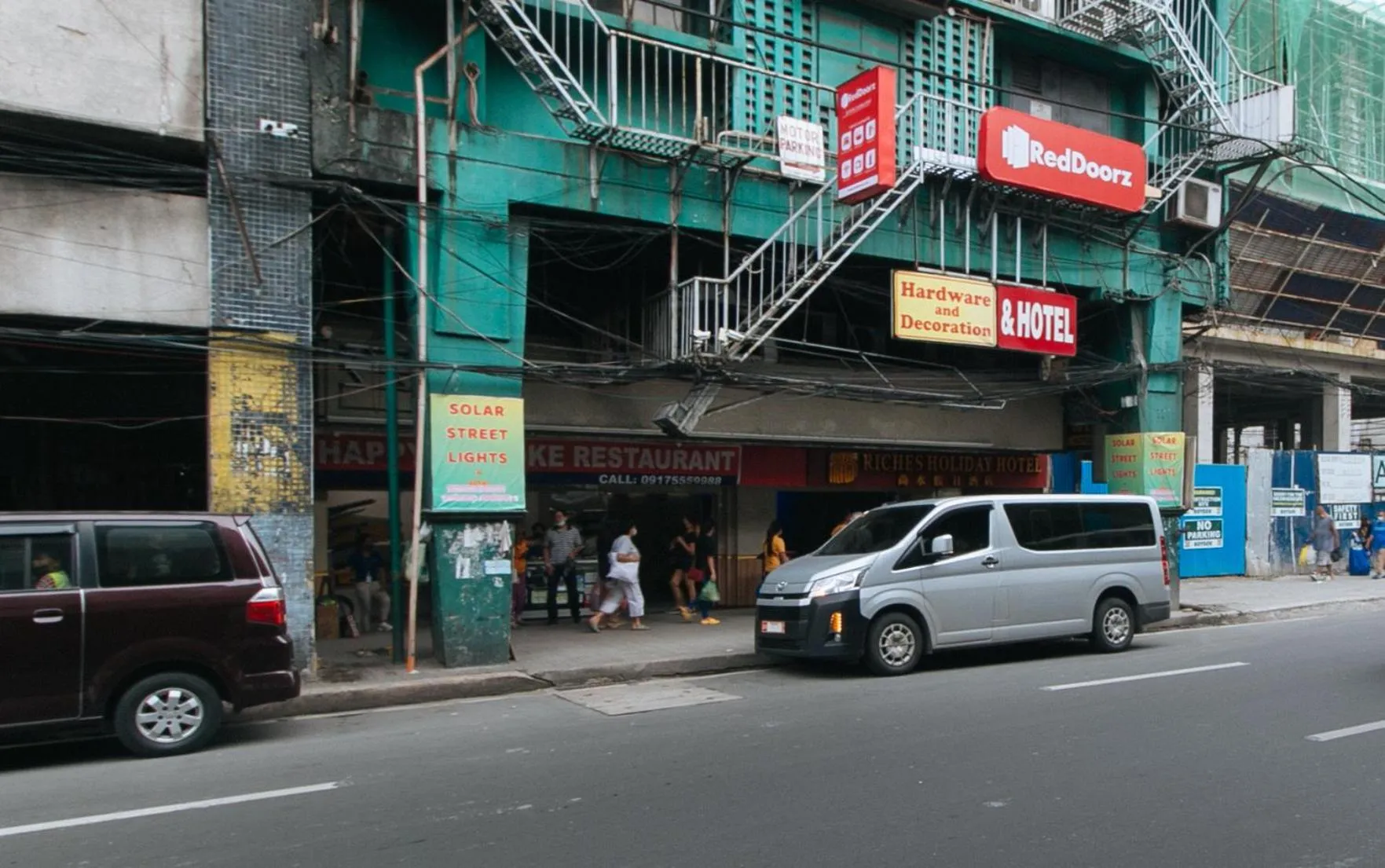 Property building in RedDoorz @ Riches Holiday Hotel Avenida