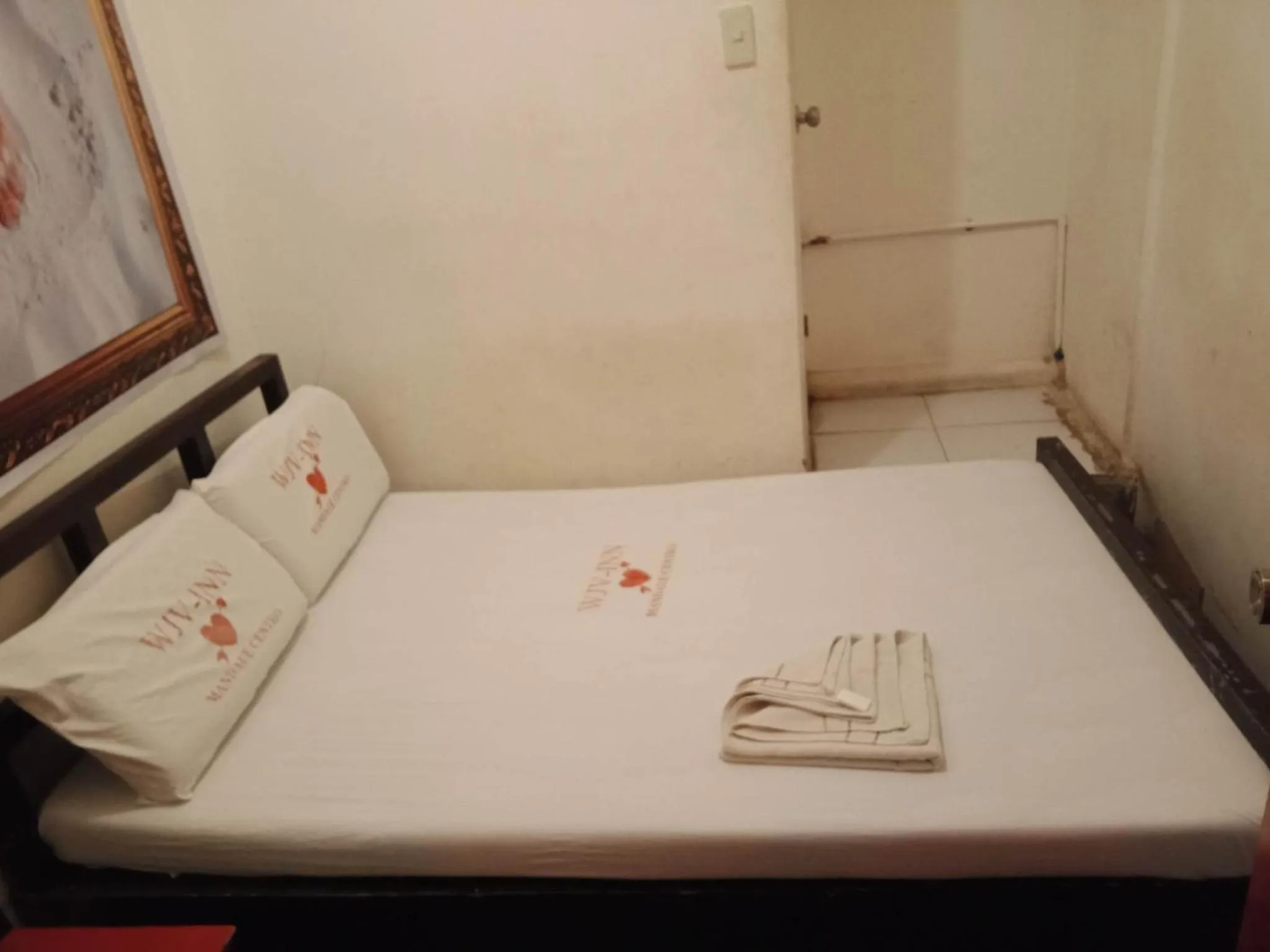 Photo of the whole room, Bed in WJV INN Mandaue Centro