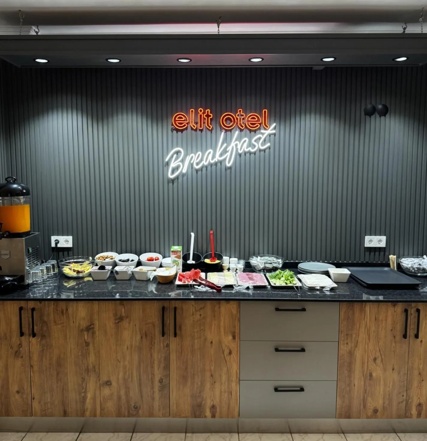 Property building in Elit Otel