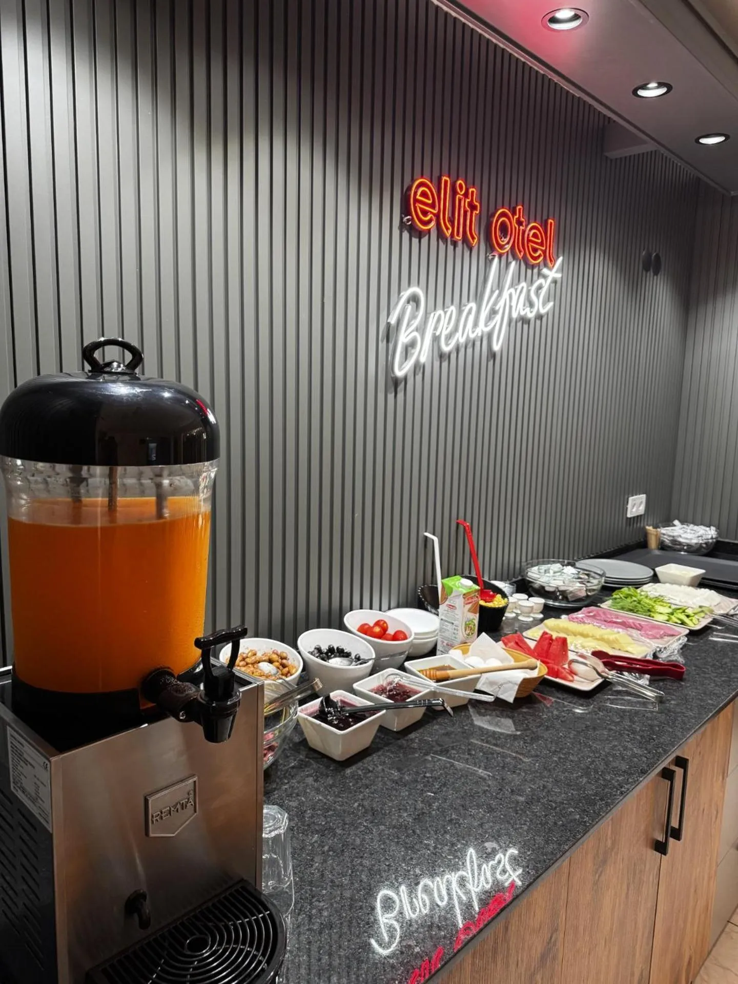 Breakfast in Elit Otel