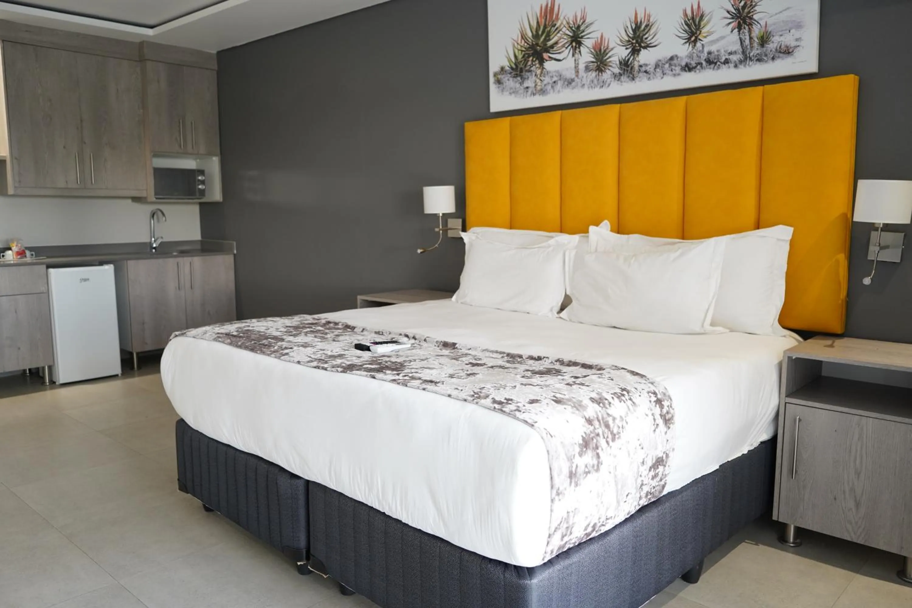 Bed in Khayalami Hotel - Mbombela