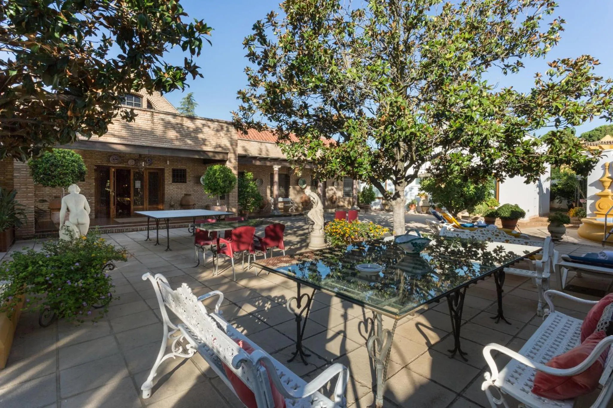Patio in Hotel Riad Arruzafa