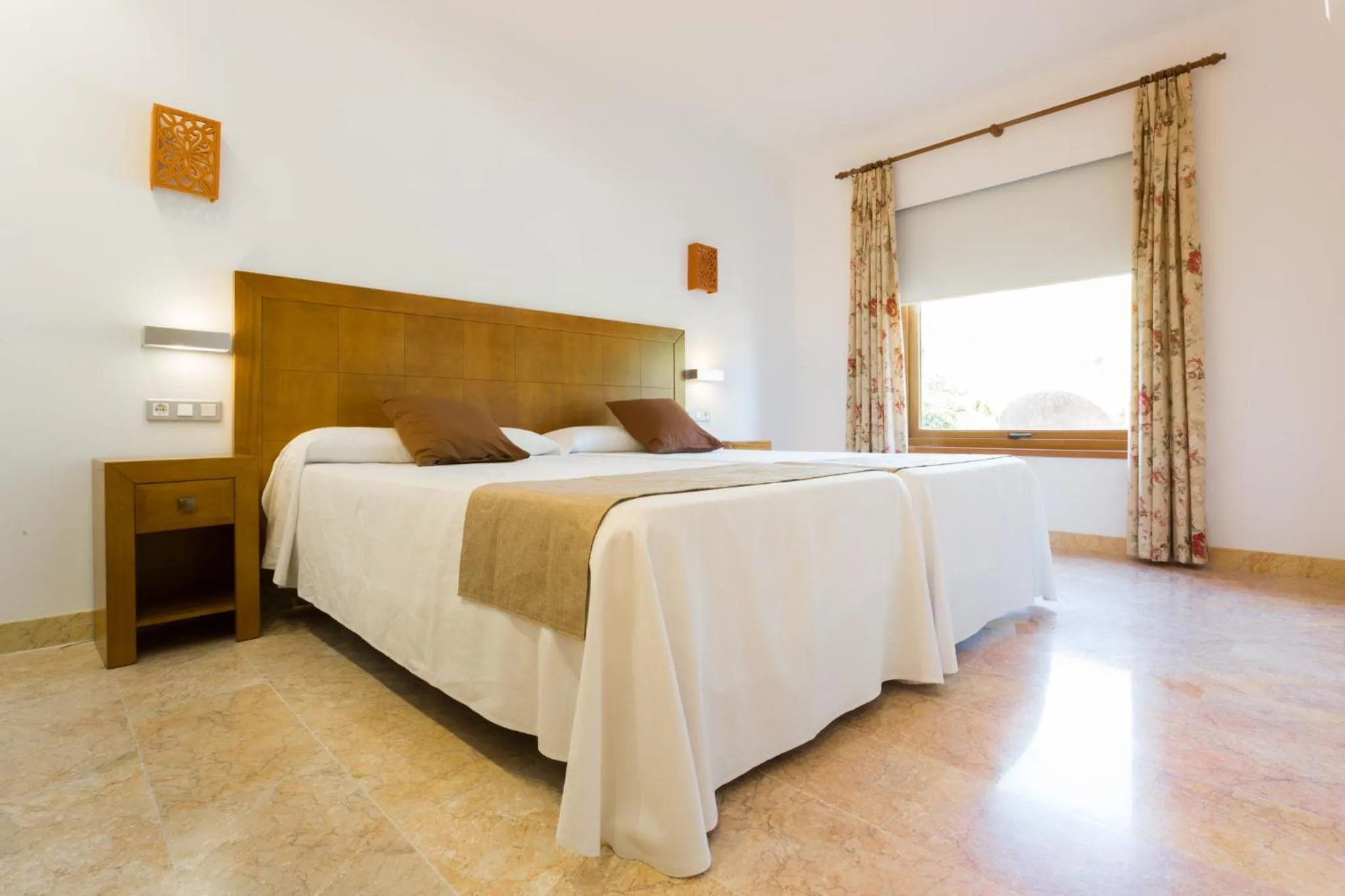 Photo of the whole room, Bed in Hotel Riad Arruzafa