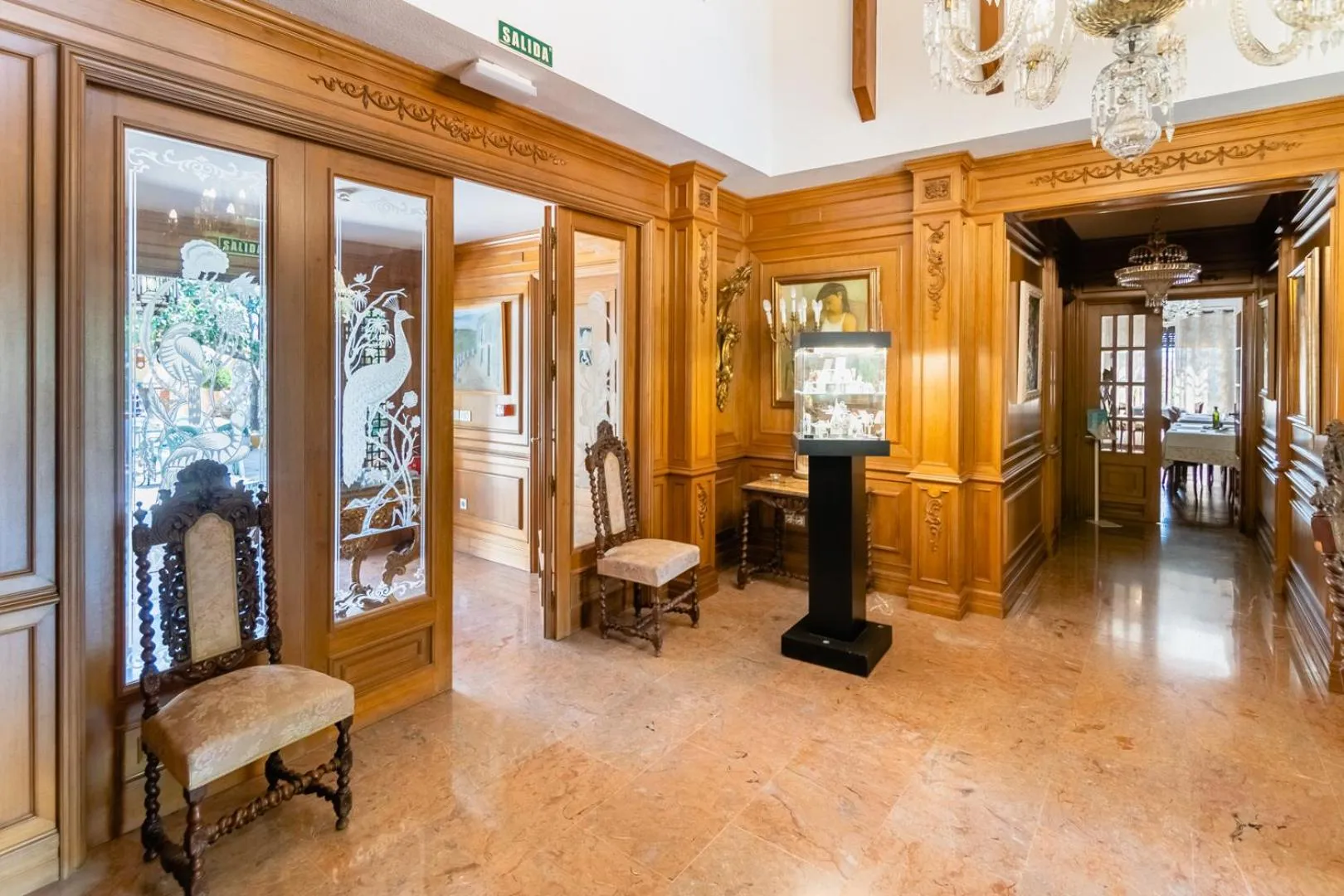 Property building in Hotel Riad Arruzafa