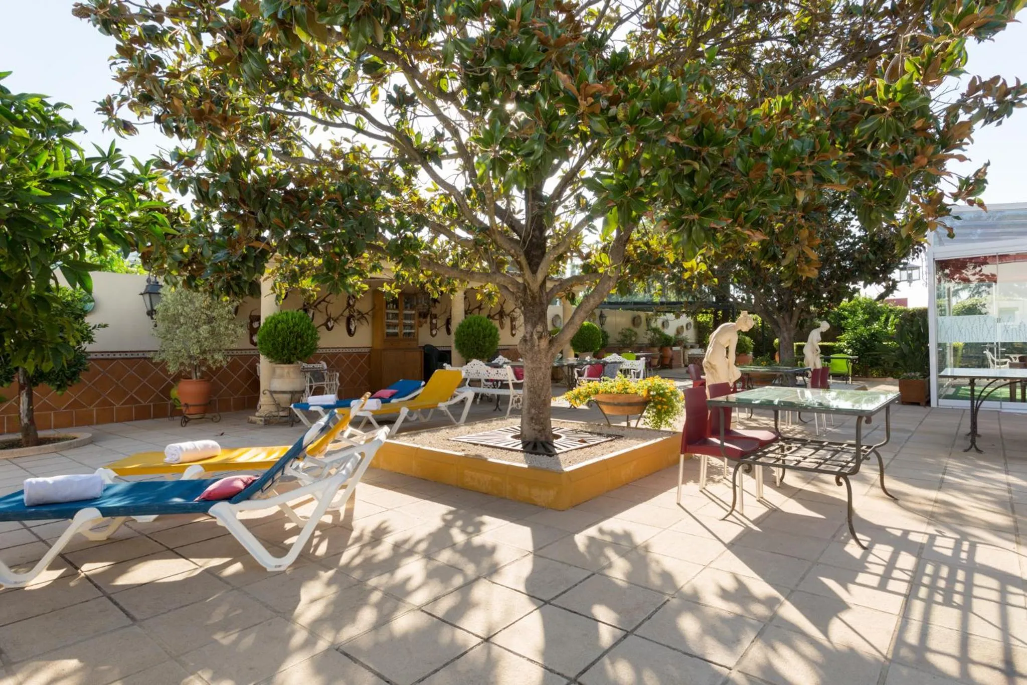 Patio in Hotel Riad Arruzafa