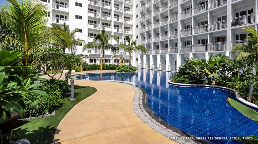 Swimming pool in Serenity Cove MOA