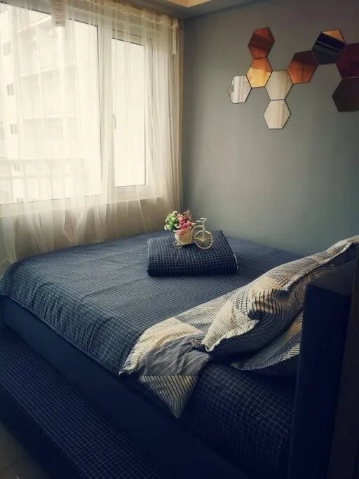 Bed in Serenity Cove MOA