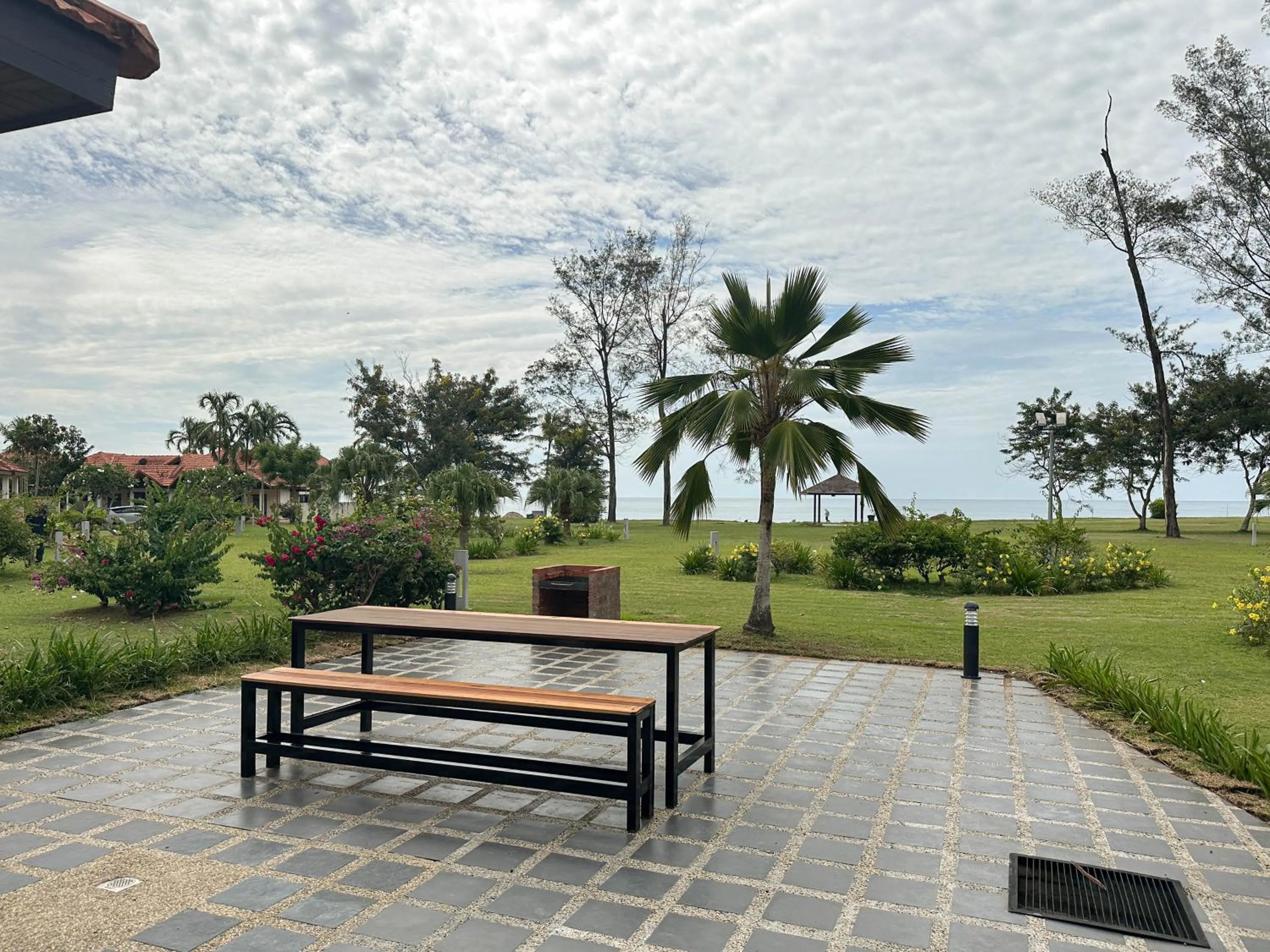 Day in Bonheur at Karambunai