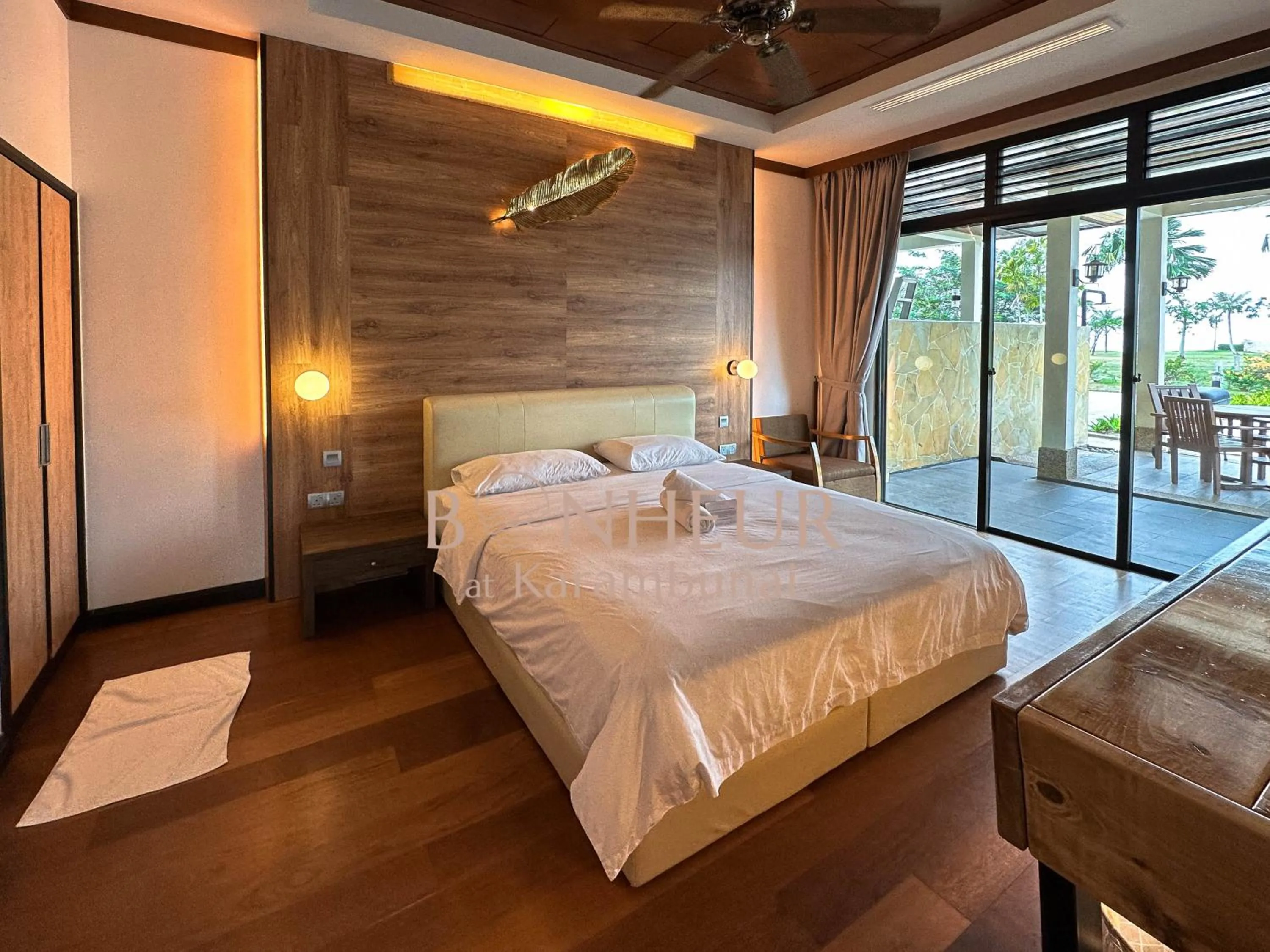 Bed in Bonheur at Karambunai