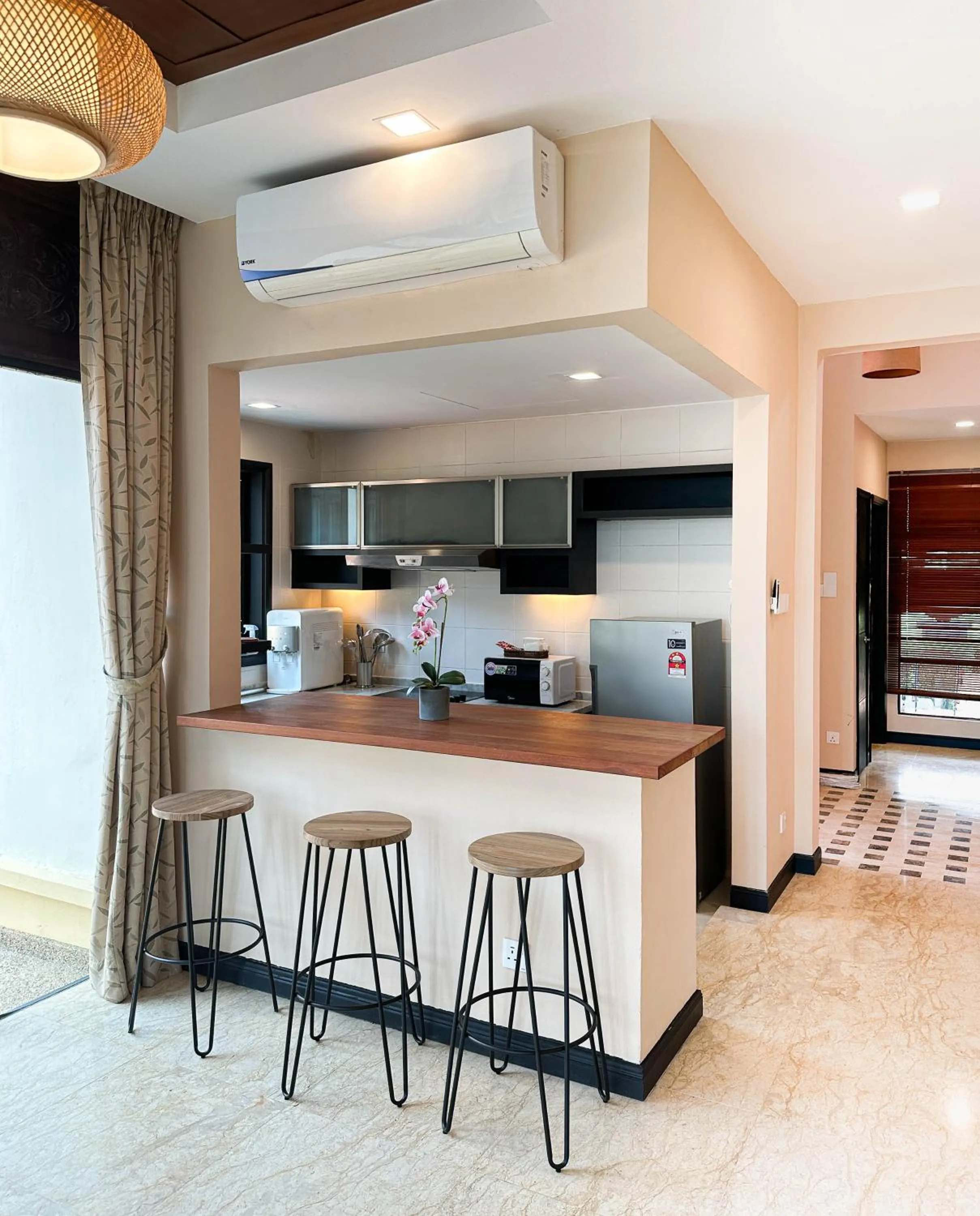 Kitchen or kitchenette in Bonheur at Karambunai