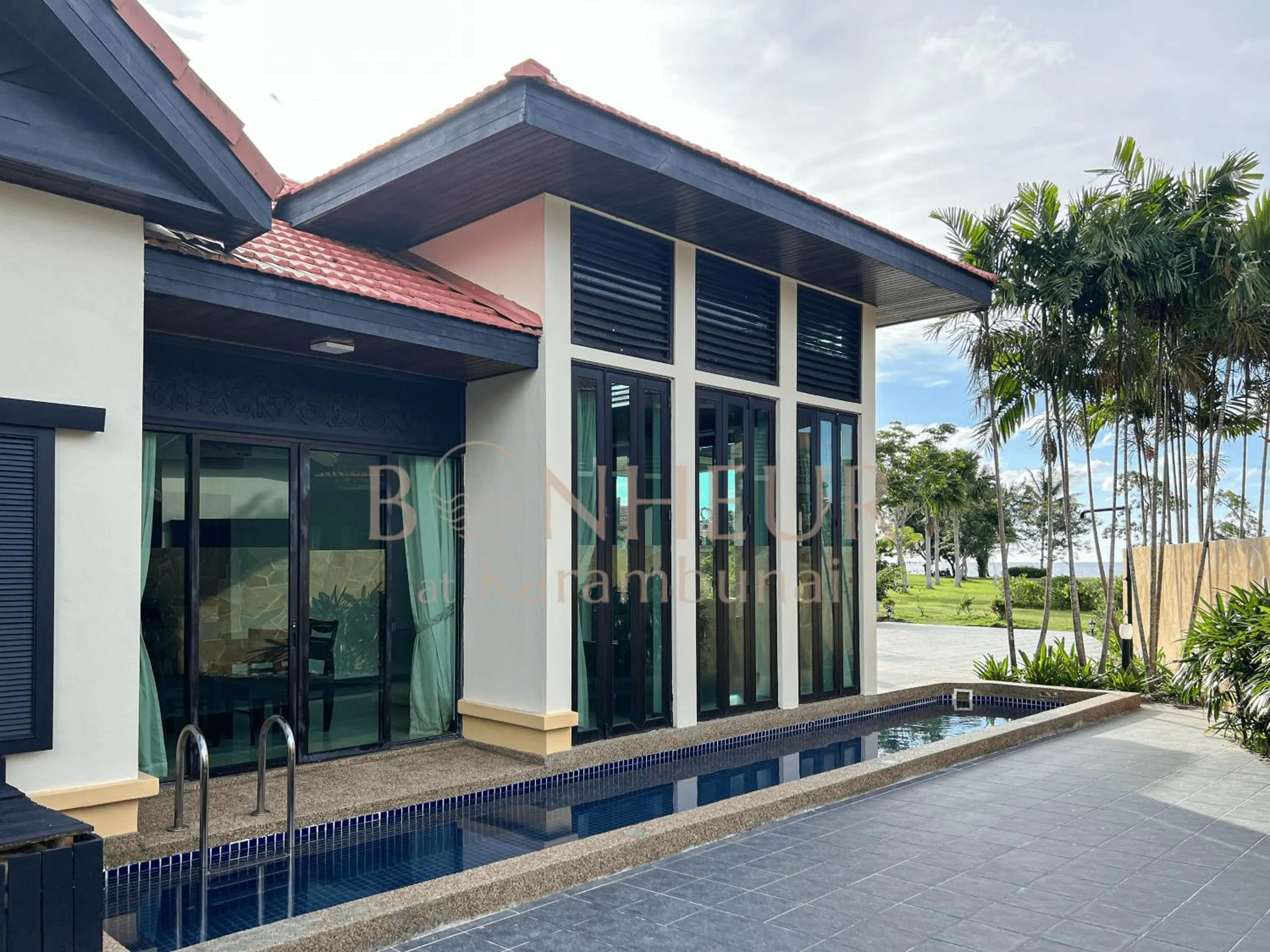 Property building in Bonheur at Karambunai