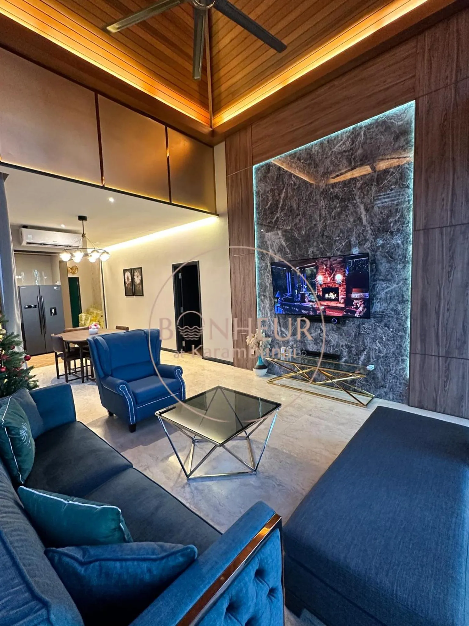 Communal lounge/ TV room in Bonheur at Karambunai