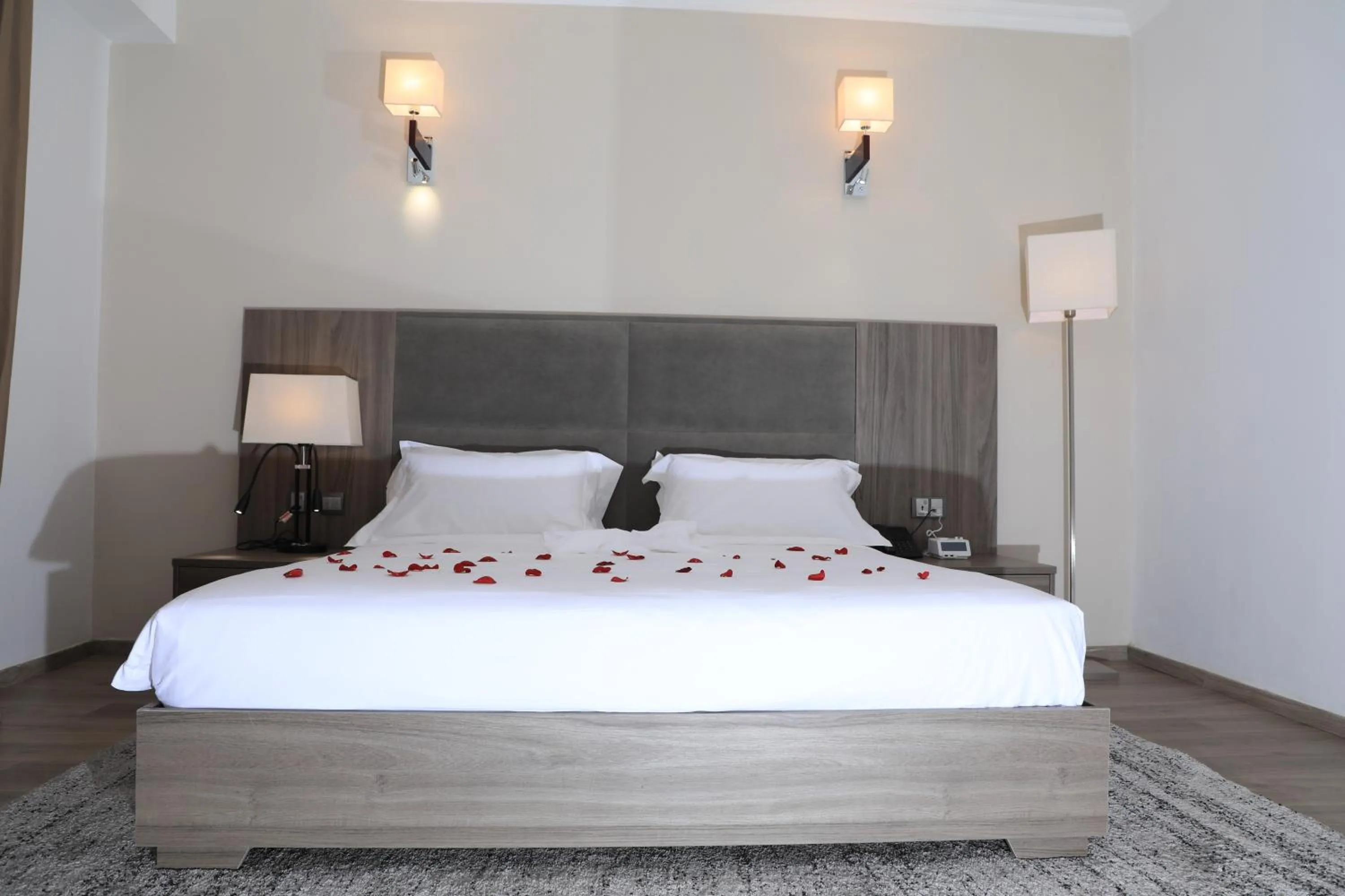 Bed in TH BonRoyal Hotel