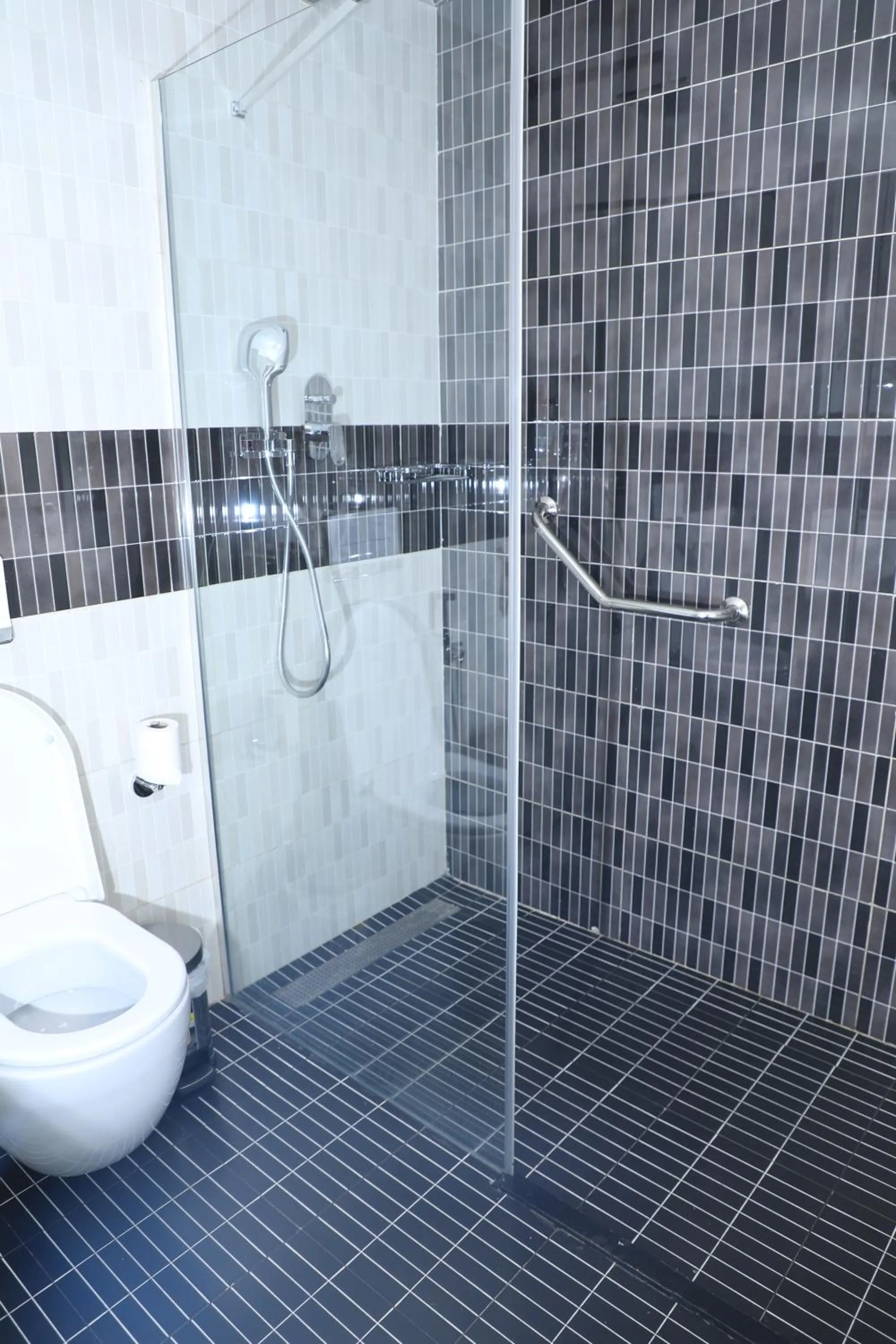 Bathroom in TH BonRoyal Hotel