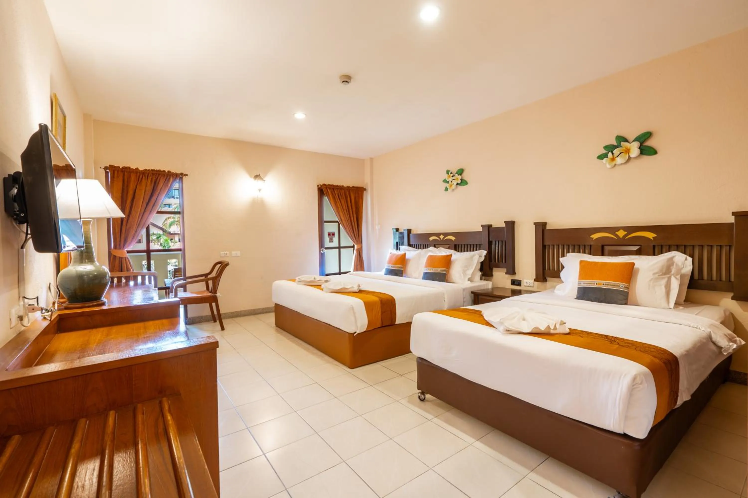 Bed in Phuket Leelavadee Hua Ting Resort