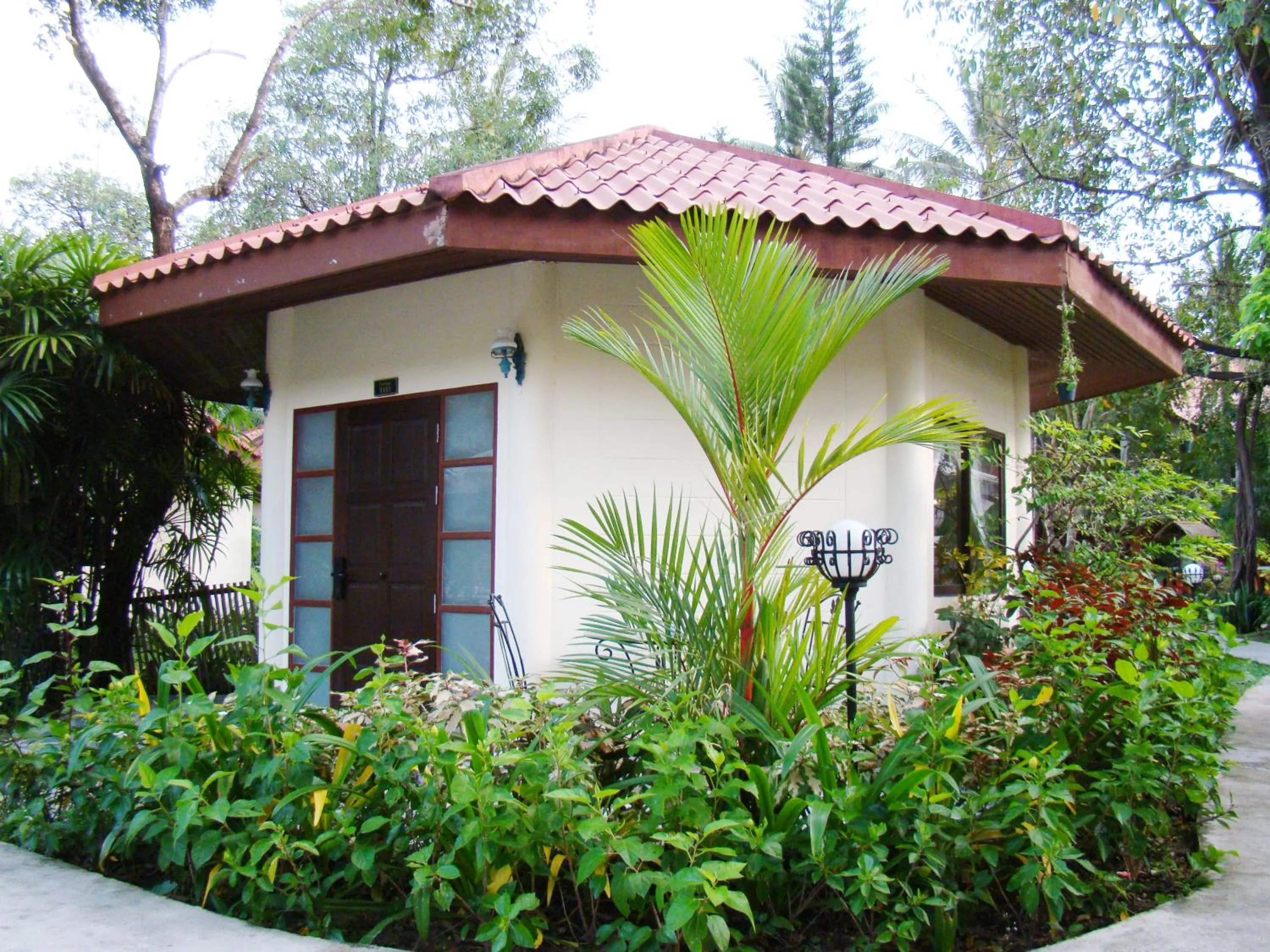 Property building in Phuket Leelavadee Hua Ting Resort