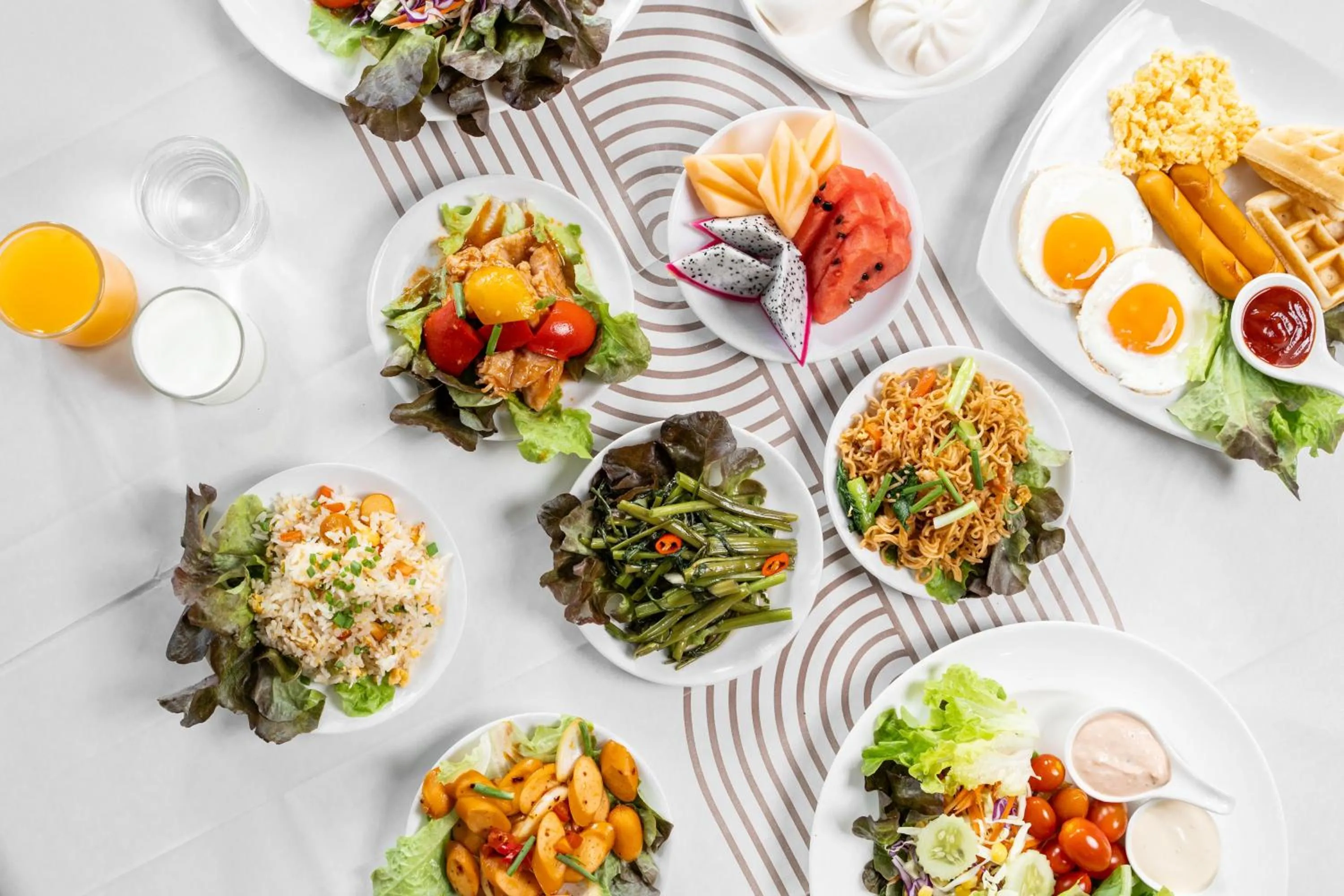 Food and drinks in Phuket Leelavadee Hua Ting Resort