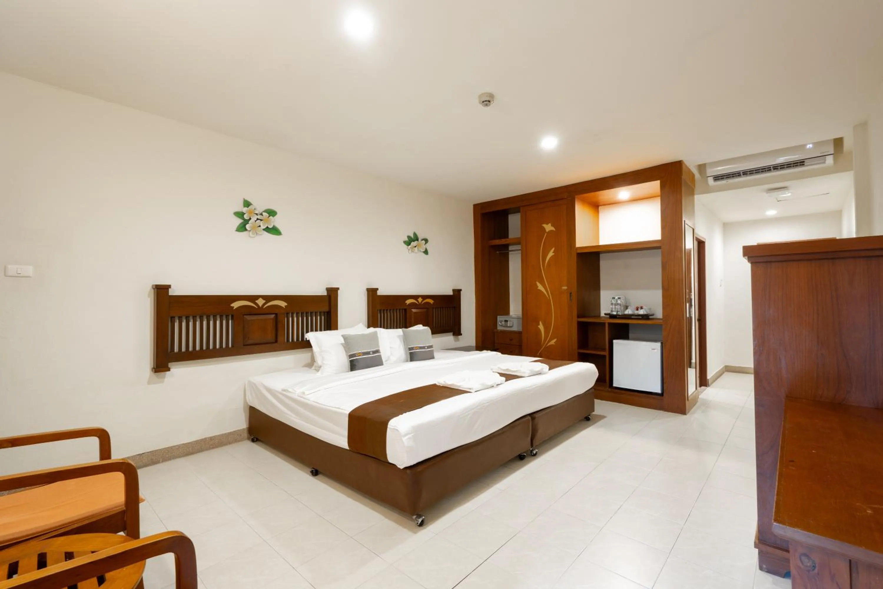 Bed in Phuket Leelavadee Hua Ting Resort