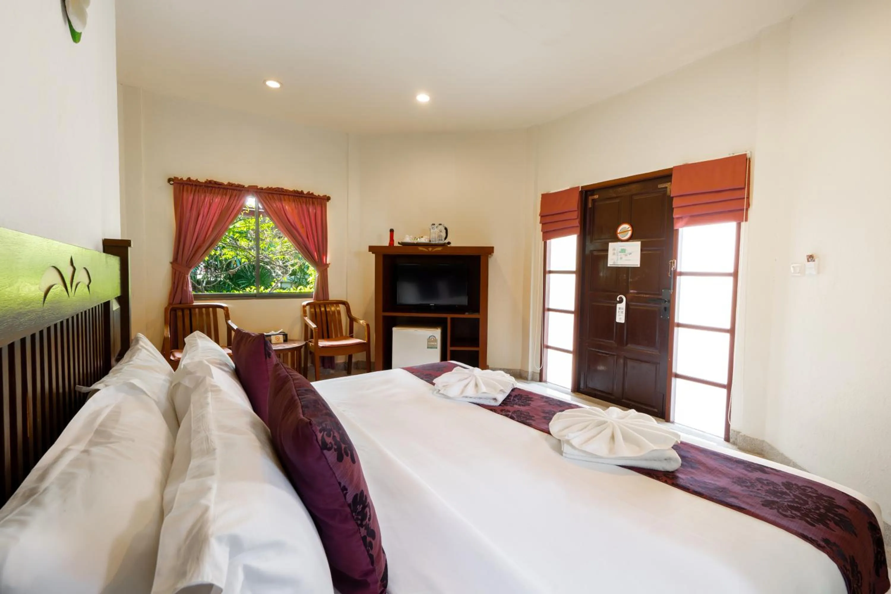 Bed in Phuket Leelavadee Hua Ting Resort